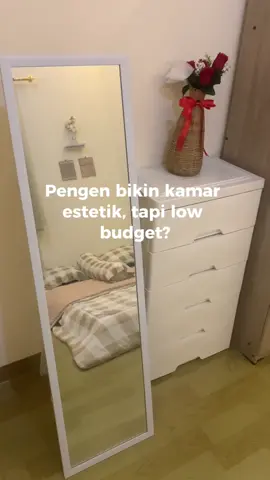 “Transformasi kamar impian nggak harus mahal! 🌿✨ Dengan sedikit kreativitas dan budget minim, kamu bisa bikin ruang jadi cozy dan estetik banget.  Yuk, mulai dekorasi versi kamu! 🛋️ harga under 100k tapi hasilnya mewah dan homey banget!! #decorkamar #kamarpinterest #kamarvintage #kamarestetik  #DekorKamarEstetik #LowBudgetRoomDecor #DIYRoomDecor #KamarEstetikMurah #DekorasiLowBudget #TipsHematDekorasi #RoomMakeoverOnBudget #KamarImpianMurah #DekorasiMinimalis #EstetikOnABudget #FYPIndonesia #IdeDekorMurah #DekorKamarMinimalis #RoomTransformation #FYPDekorKamar