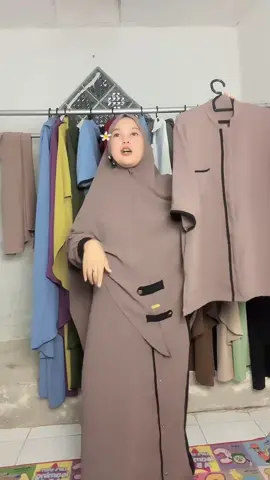 Sekarang sudah ada Set couple di Nahla Store, Yuk segera cek out sebelum kehabisan #LIVEhighlights #TikTokLIVE #LIVE #jumathemat #bajucouple #gamiscouple #abaya #wibgajian #fypシ 