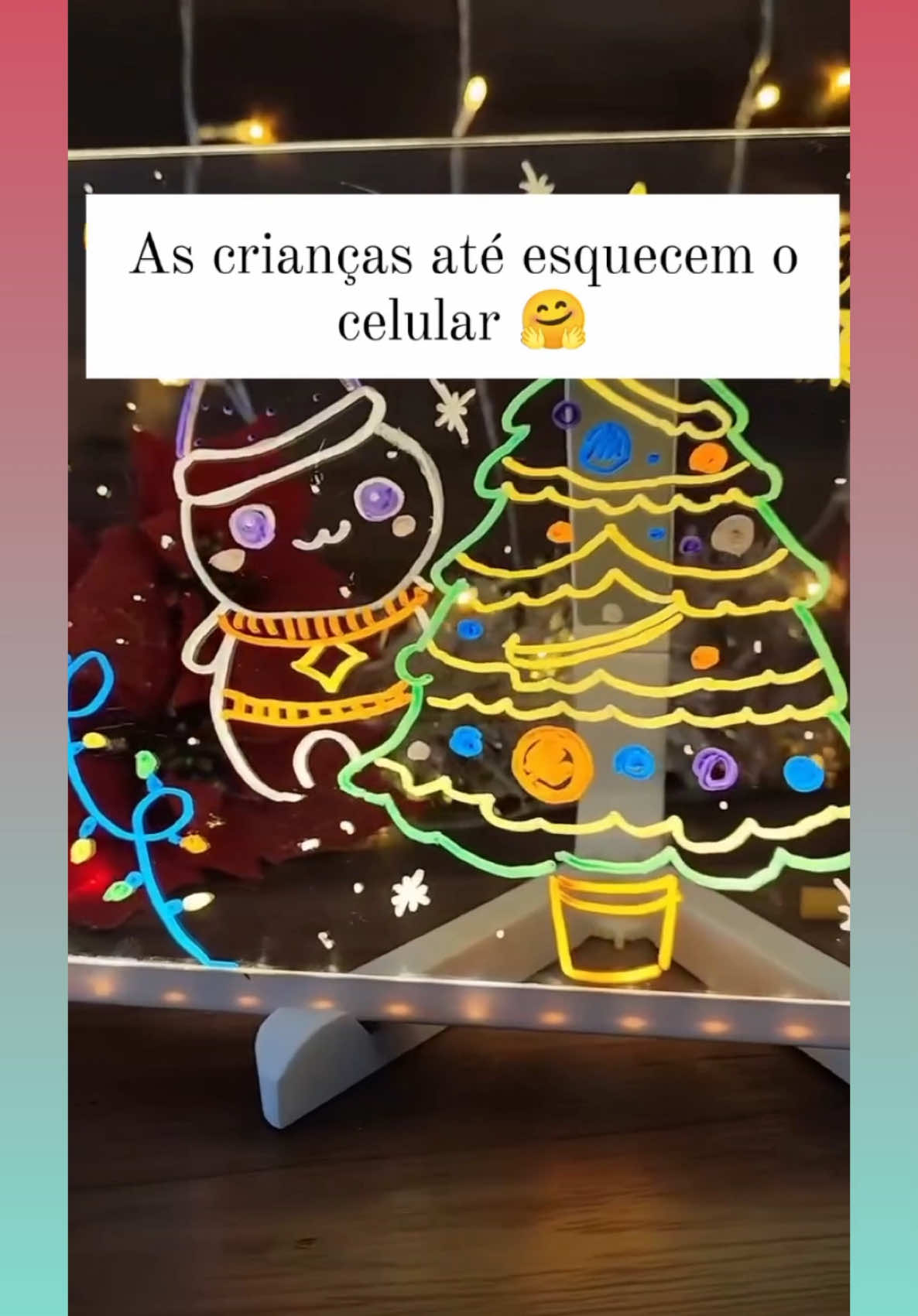Achei na shopee esse quadro de desenho mágico que ilumina aonde você desenha! As crianças amam e passam horas desenhando nele! Os meus filhos amaram e nem pedem mais o meu celular! E uma ótima atividade para entreter as crianças as nas férias sem o uso de telas! Desenhar, colorir, diversão, criança, crianças, quadro de desenho, lousa de desenho, férias escolares, atividades infantis, comprinhas shopee, achadinhos shopee, utilidades, praticidade #desenho #monetizartiktok #criança #brincadeiras #ferias #quadromagico 