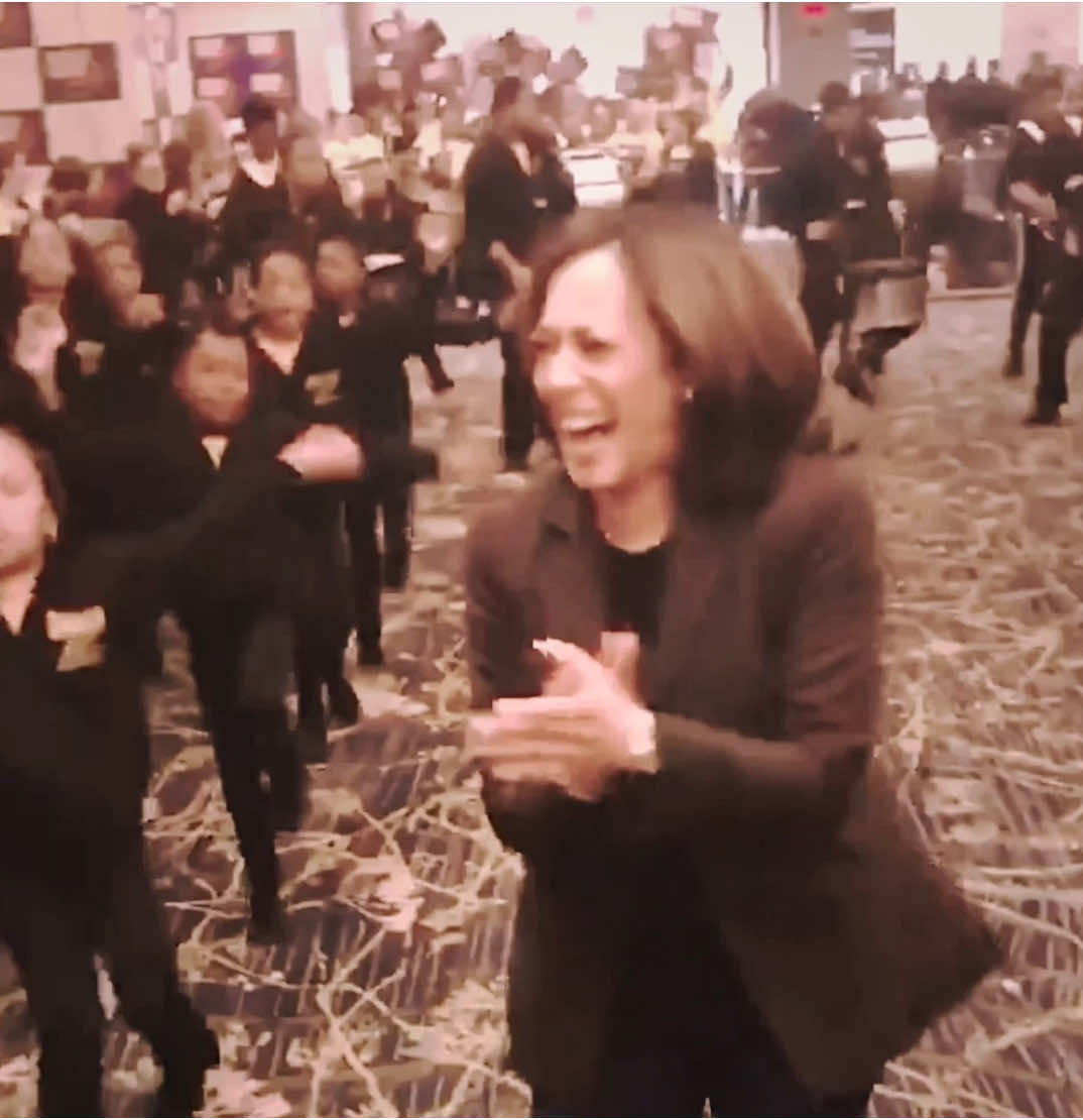 we love a dancing Kamala 💃💃💃 sorry for the bad quality and tiktok made the video off beat…. thanks. 💅 #kamalaharris #kamala #kamalaharrisedit #slay #fyp 