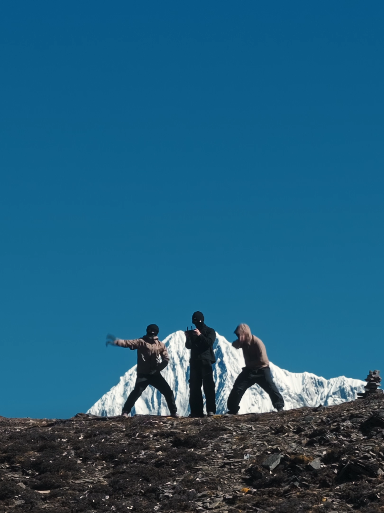 Watch as the mountain grows before your eyes! 🏔️✨ Captured with the DJI Mavic 3 Pro. 🌟  🎥: Bbarry #DJI#DJIMavic3Pro #Mountainview #DroneShots #videography #FYP