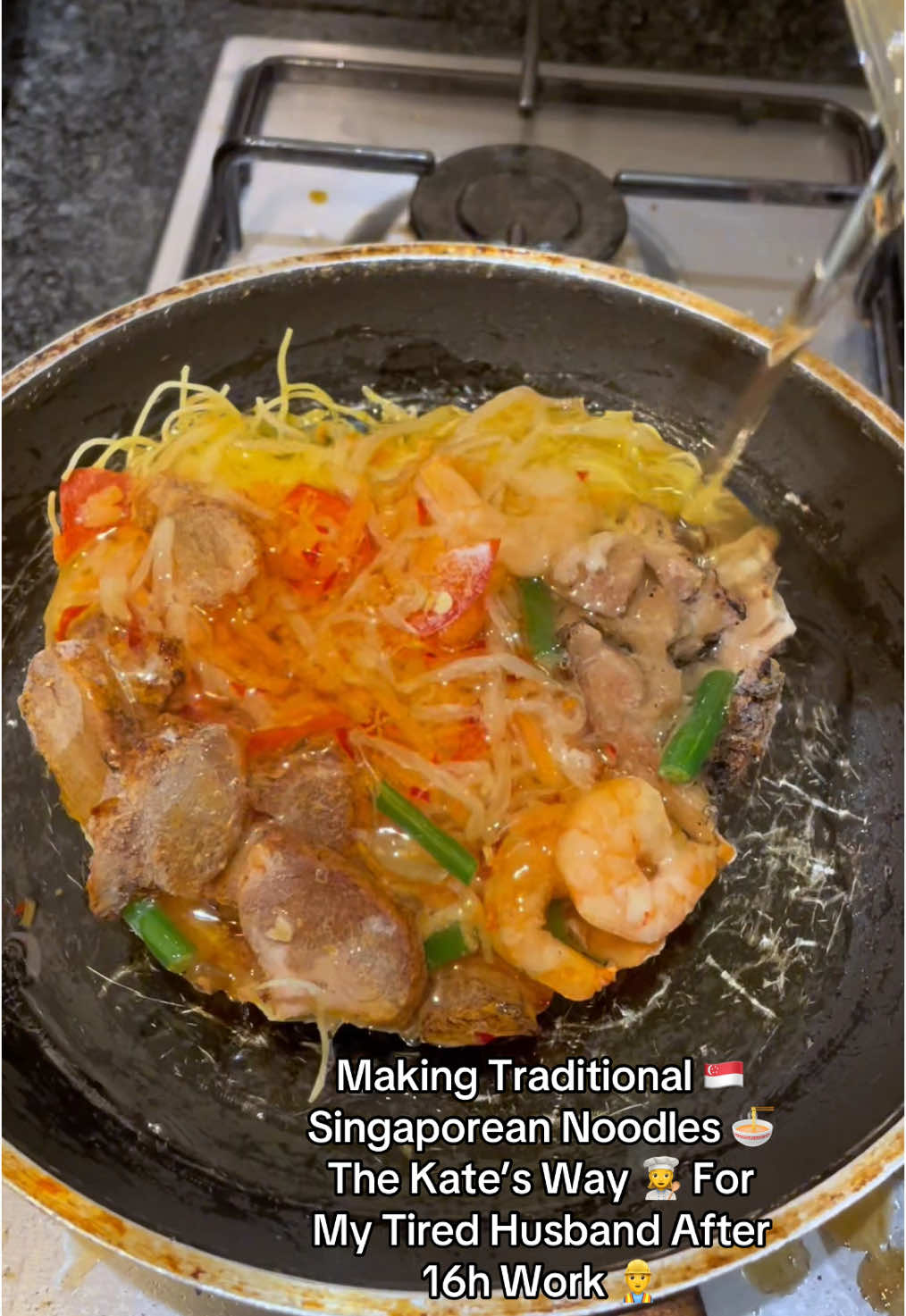 🇸🇬 Singapore Part 1: Prawn & Chicken Noodles 🦐🐓🍜 The Kate’s Way 👩‍🍳 #fyp #viral #noodles #signapore #britishfood #singaporean #food #englishfood #work #husband #wife #lunch #cooking #cookingkate #katesway 