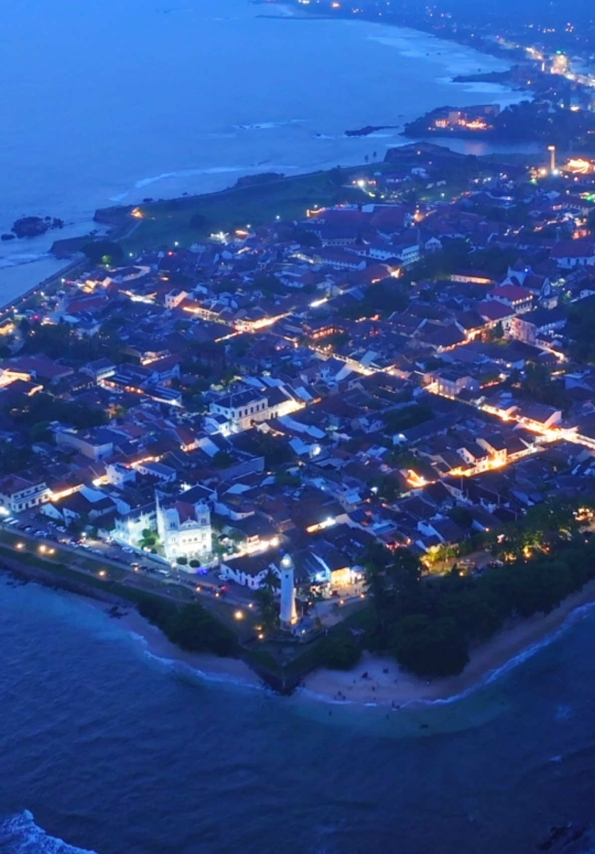 Beautiful Galle ❤️🇱🇰 #justdilshan #dronevideographer #srilanka #gallefort #gallefortsrilanka #galle #fy #fypシ #foryoupage #fypシ゚viral #gallenight 