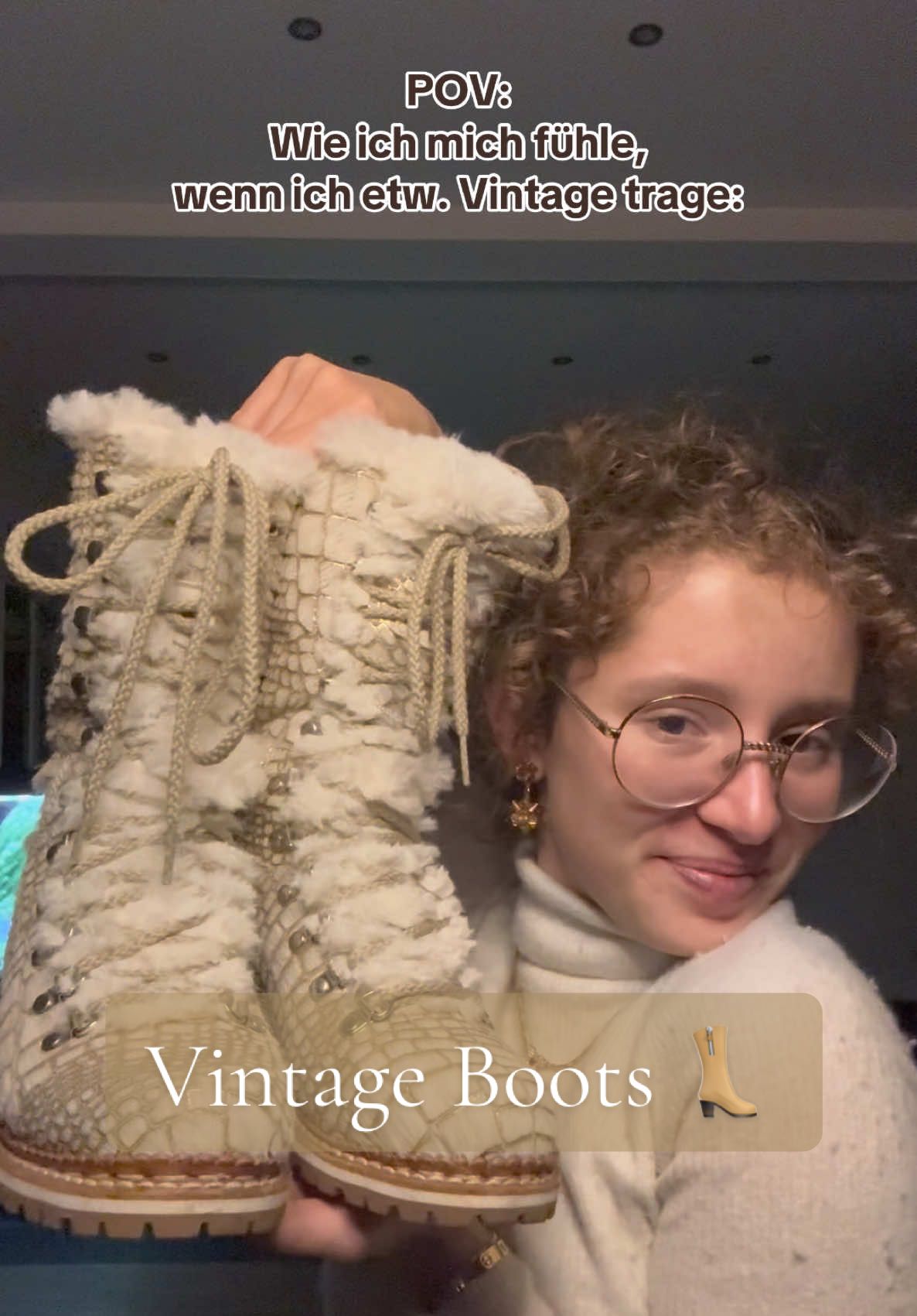 Dieses Gefühl >>> 👢🫶👢 Ich habe dieses Paar Vintage Italienischer Berg Stiefel  in der Schweiz gekauft🇨🇭  Ich werde dieses Jahr wieder dort sein, vielleicht finde ich ja wieder etwas Besonderes!!? -Soll ich euch dann mitnehmen? 🤗 #vintage #schuhe #secondhand #pov #gefühl #diesesgefühl #nachhaltig #nachhaltigemode #stiefel 