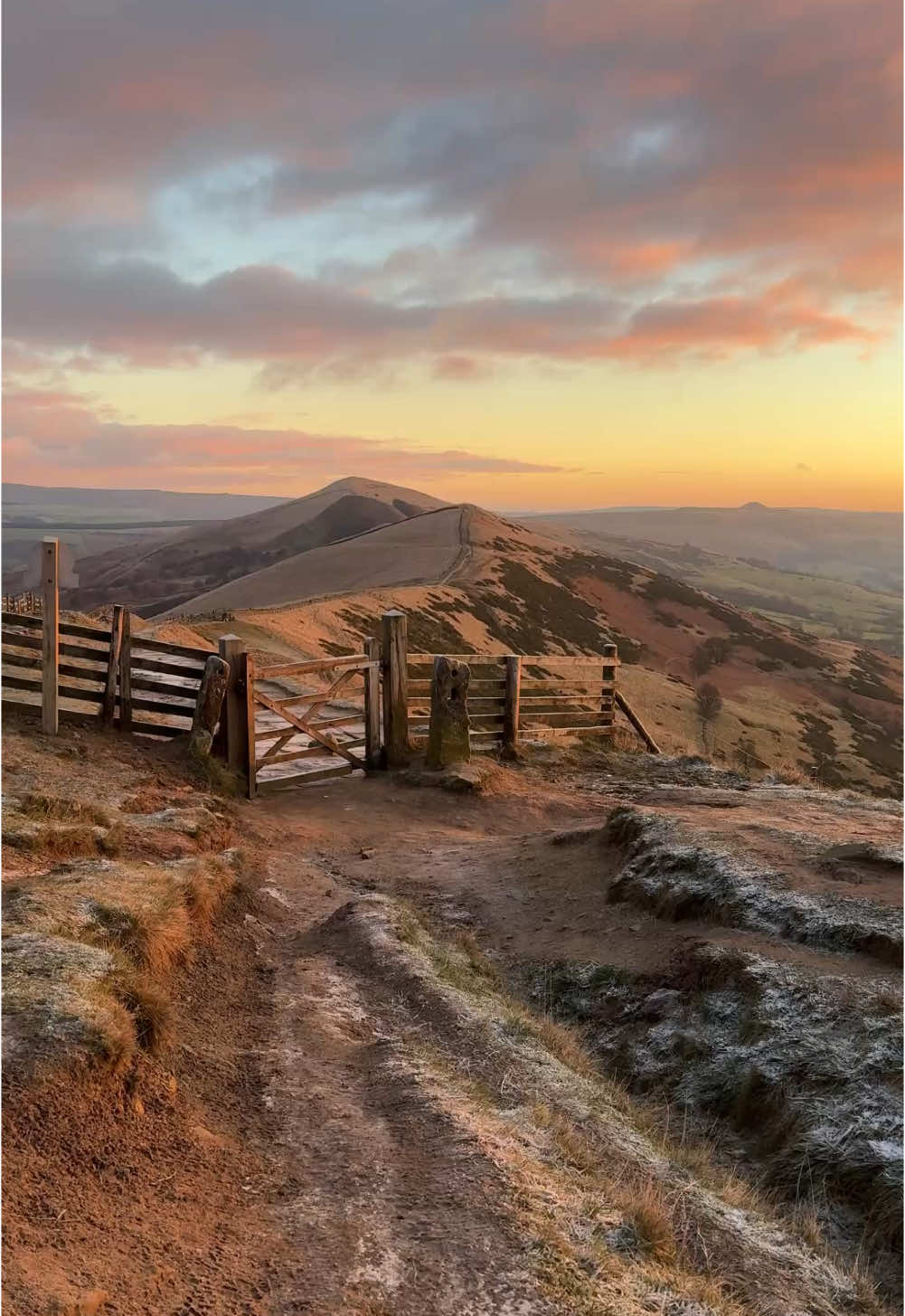 This mornings sunrise was beautiful 🤩 #nature #Hiking #walking #Outdoors #travel #peakdistrict 