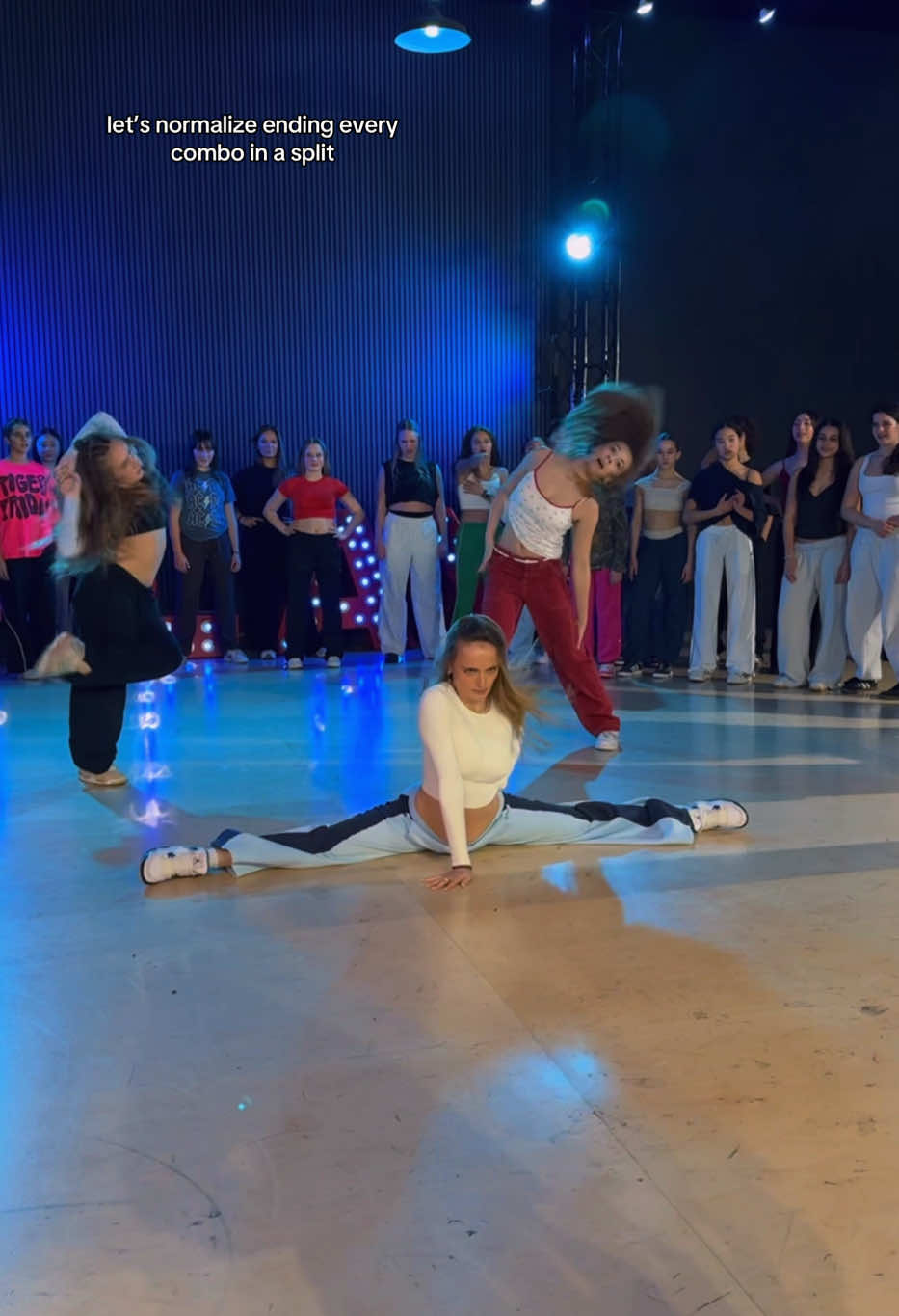how we’re starting 2025 #kellysweeneychoreo #britneyspears @b @Gwendolyn sorel 