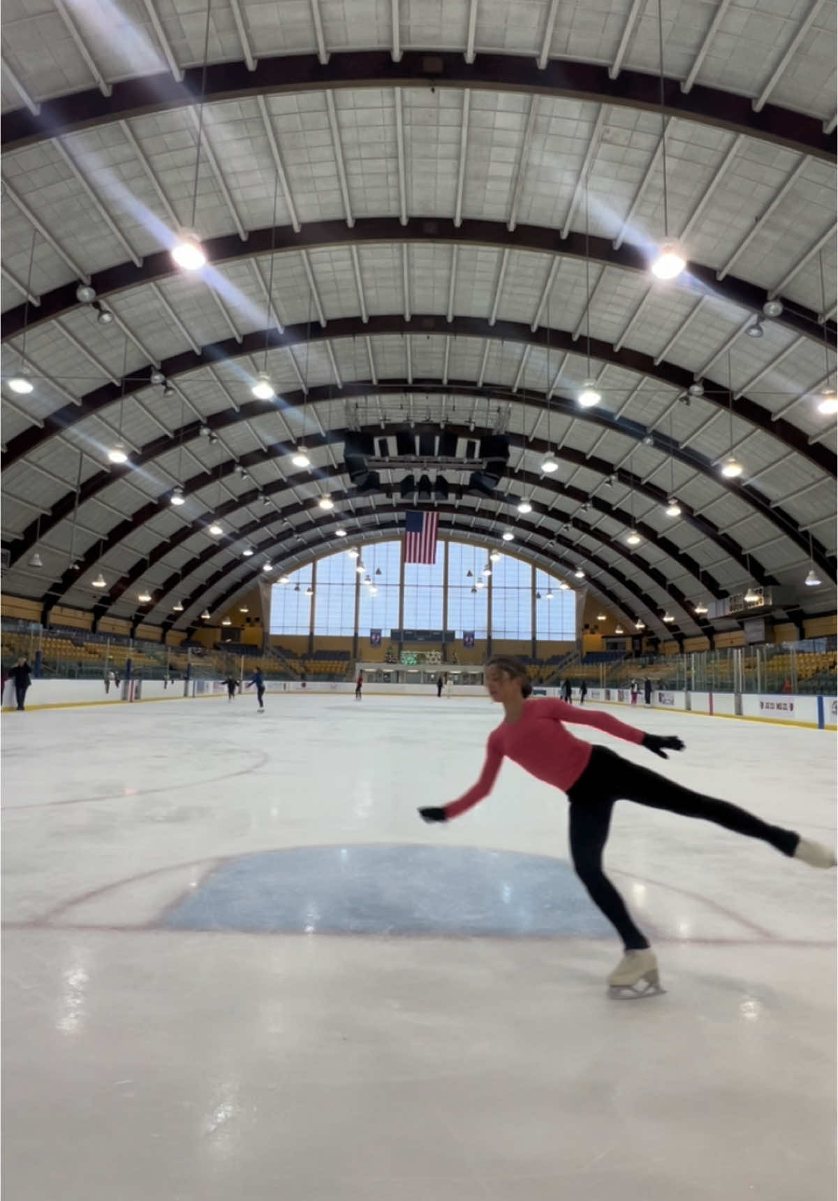 🌪️🫧💗🌞 #figureskating #figureskatingtiktok #IceSkating #iceskater #iceskatingtiktok #skating #figureskater #figureskate #tricks 