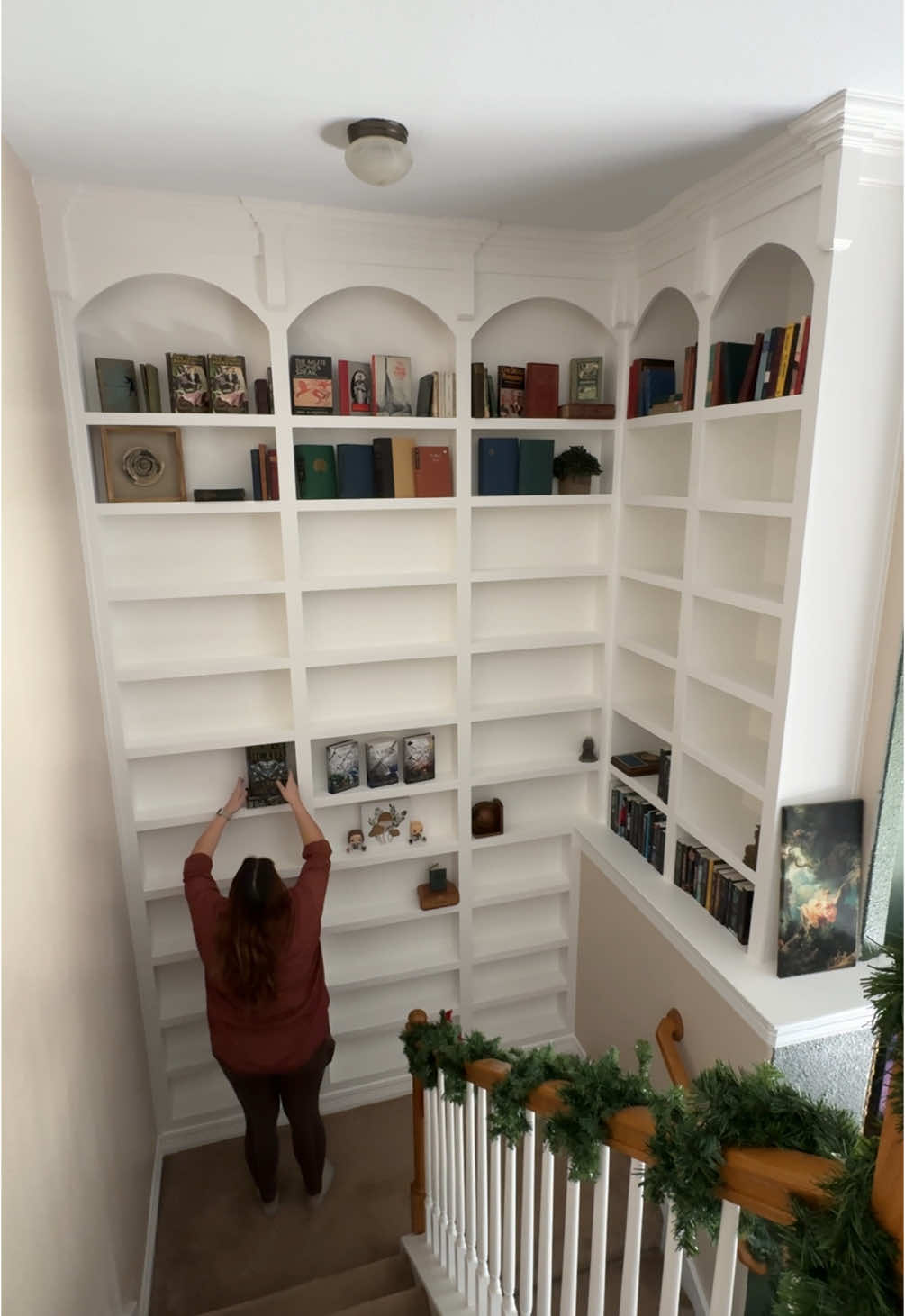 Organizing my bookshelves📚 #bookshelf #bookshelftour #bookshelforganization #bookshelfdecor #bookish #BookTok #bookworm #booktokfyp #booklover #books 