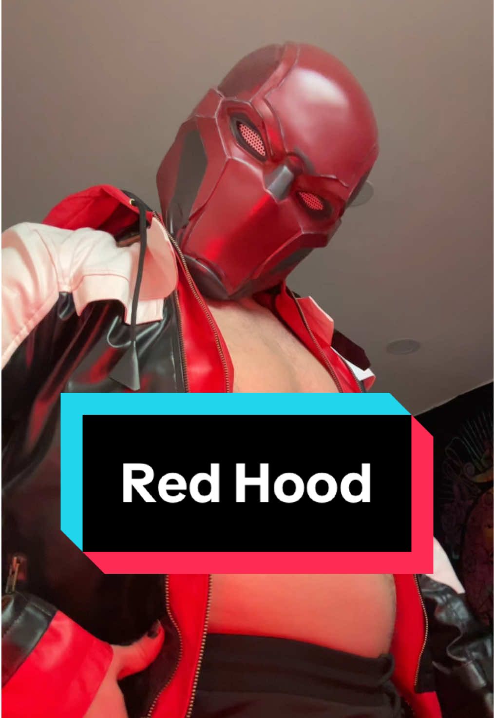 My Twitcchat begged for this so here he is 🫡 #dc #dccomics #redhood #redhoodcosplay 