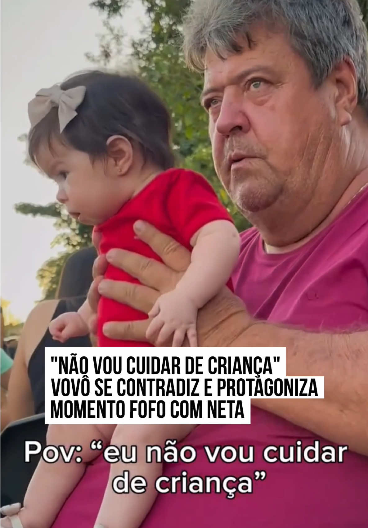 🥰 O #amor na sua mais pura essência! A empresária Bianca Provinciali flagrou um momento para lá de fofo entre a filha, Maria Cecília, e o pai, Omar, durante uma festa. No vídeo, o #vovô aparece segurando e brincando com a neta, enquanto balança a criança em cima da barriga. Na legenda da publicação, Bianca brincou: 