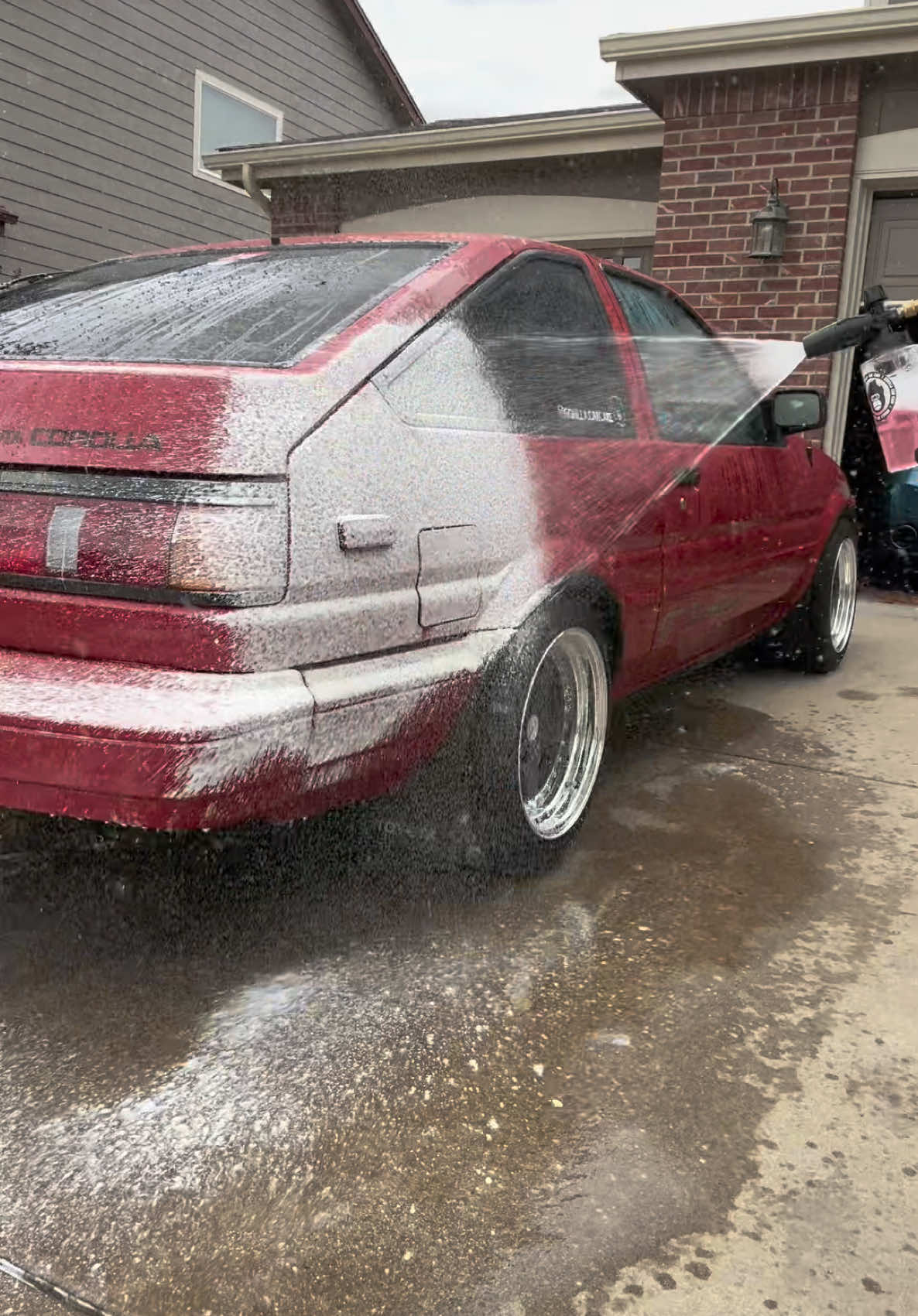 🔥Gorilla foam cleaning the ae86👌  #detailing #detailersoftiktok #drift #drifting #ae86corolla #ae86trueno