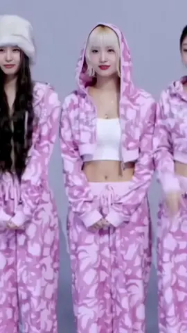 amanha vou dormir sozinha no meu quarto, graças a Deus 🙏🏻 #tubacams #fancam #contamoot #fyp #fypシ゚ #momo #twice #Kpop 