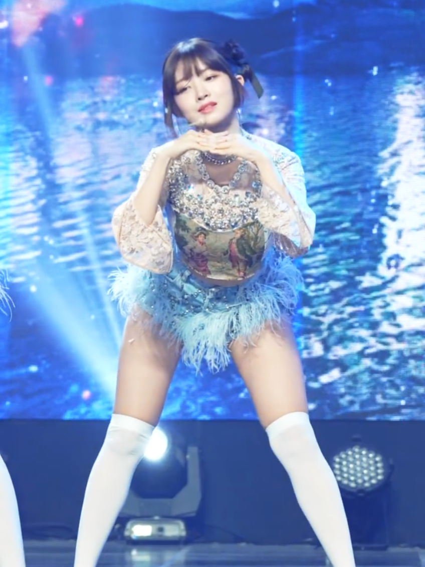 Rei Fancam - IVE 'Love Dive' #Rei #Fancam #IVE 