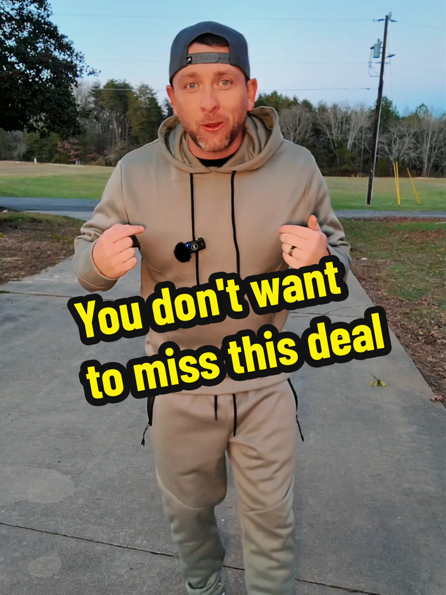 If you're in the market for a good jumpsuit, this one right here, is it #jumpsuit #tracksuit #sweatsuit #hoodie #coldweather #hoodieseason #menfashion #lookgood #savemoney 