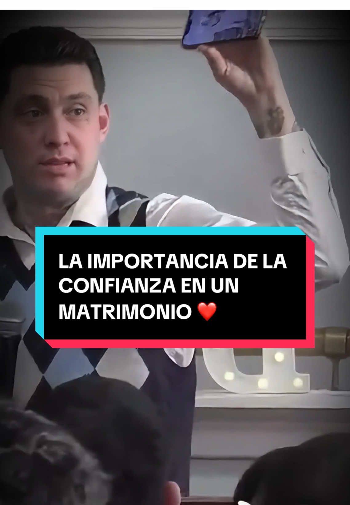 La importancia de la confianza en un matrimonio ❤️📱. #laryover #raymondguevara 