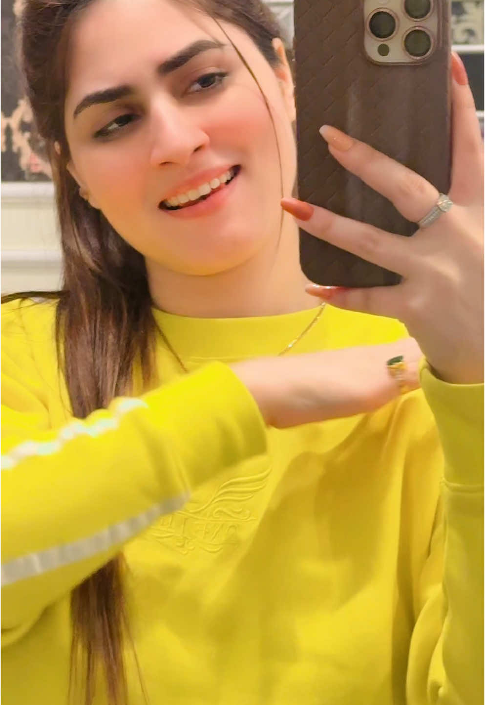 Insta sameerabutt-official #tiktok #sameerabutt #viralvideo #foryoupage 