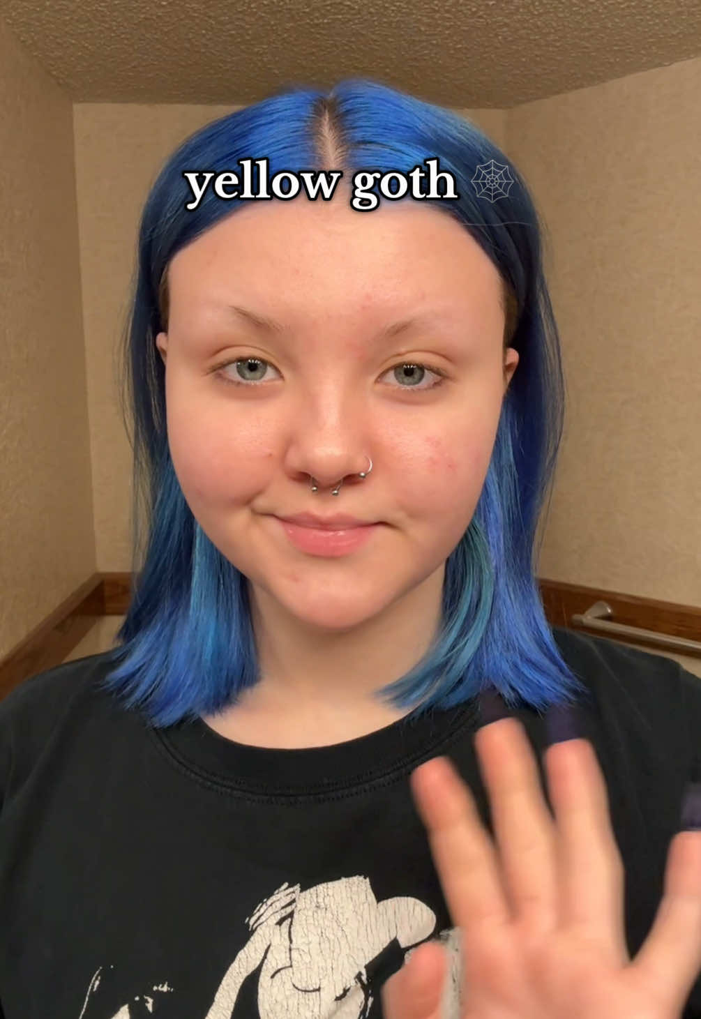 the colorful goth looks continue with: yellow 🕷️🕷️ #foryou #foryou #foryoupage #makeup #grwm #makeuptutorial #goth #gothmakeup 