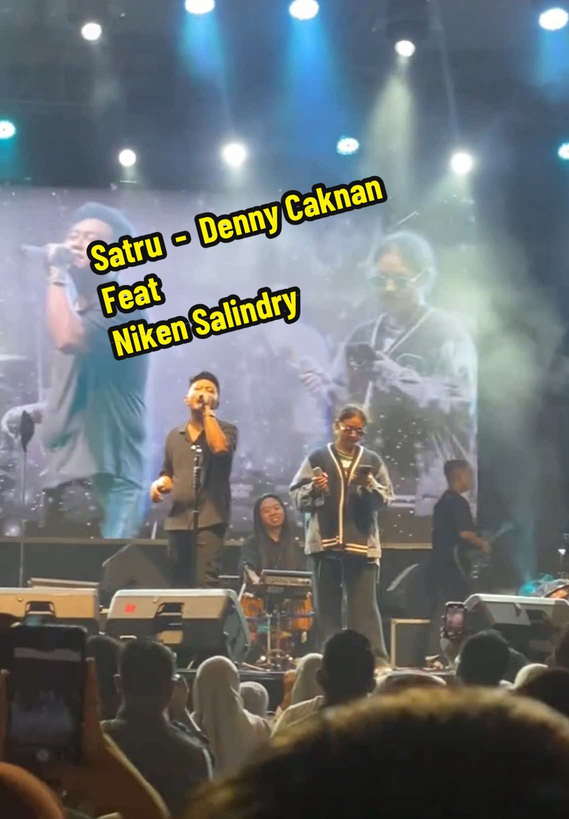 Konser Deny Caknan Di Tulungagung Pecah Juga, Akhirnya Denny Caknan Nyanyi Lagu Ini Bareng Niken Salindry @DENNY CAKNAN  @DC MUSIC PRODUCTION   @Niken Salindry Reall  . #fypシ #fypシ゚viral #fyppppppppppppppppppppppp #4u #fyxzbca #tulungagung #tulungagung24jam #tulungagunghitss #denycaknan #dennycaknan #satru #konsermusik #konserdennycaknan #dcmusic #2025 #dennycaknanbellabonita 