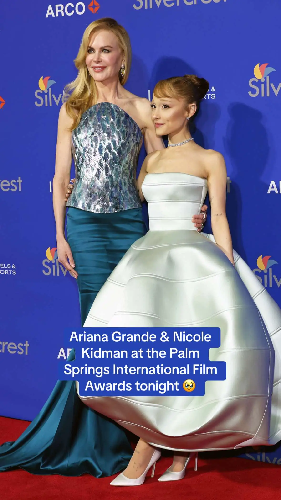 Ariana Grande & Nicole Kidman at the Palm Springs International Film Awards tonight 🥹