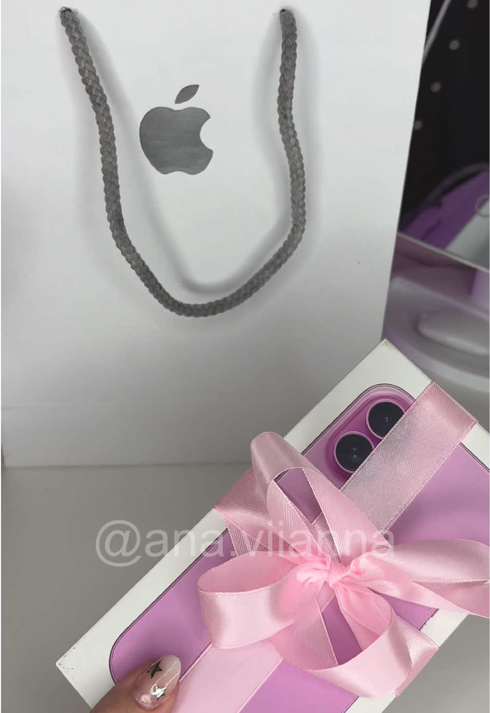 Unboxing iPhone 16 pink 🌸🌸🌸🌸 Gift 💫💫💫 #cleaningiphone #asmr #iphonehacks #IOS18 #iphoneunboxing #dicasiphone #haul #limpandocelular #tecnologia #refresh #iphone16 #newiphone #aesthetic #pinkiphone 