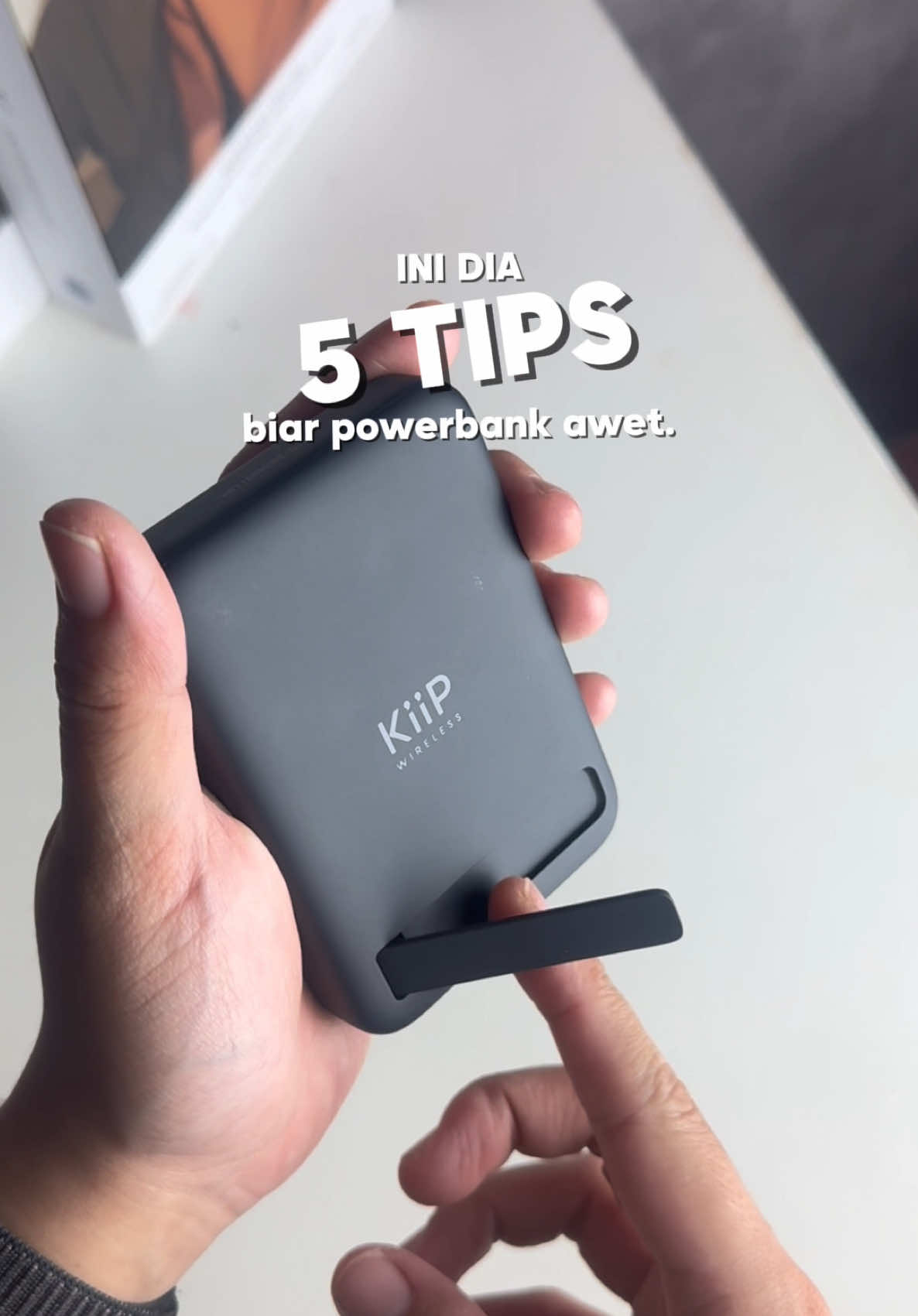 Powerbank itu penyelamat di saat genting, jadi jangan sampai rusak karena salah pakai! Simak 5 tips biar powerbank kamu lebih awet dan aman. Ada tips tambahan? Tulis di komentar ya! ⚡ #PowerbankTips #GadgetTips #PowerbankSafety #TechTips #AksesorisHP #GadgetKaca #fyp 