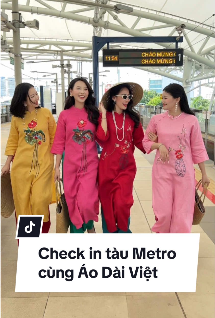 TỰ HÀO TÀ ÁO DÀI VIỆT CHECK IN TẠI TÀU METRO VIỆT NAM🇻🇳🌼 #Roxylinen #Roxyshop #linen #fyp #aodai #aodaitet #taumetro #HCMCMETRO