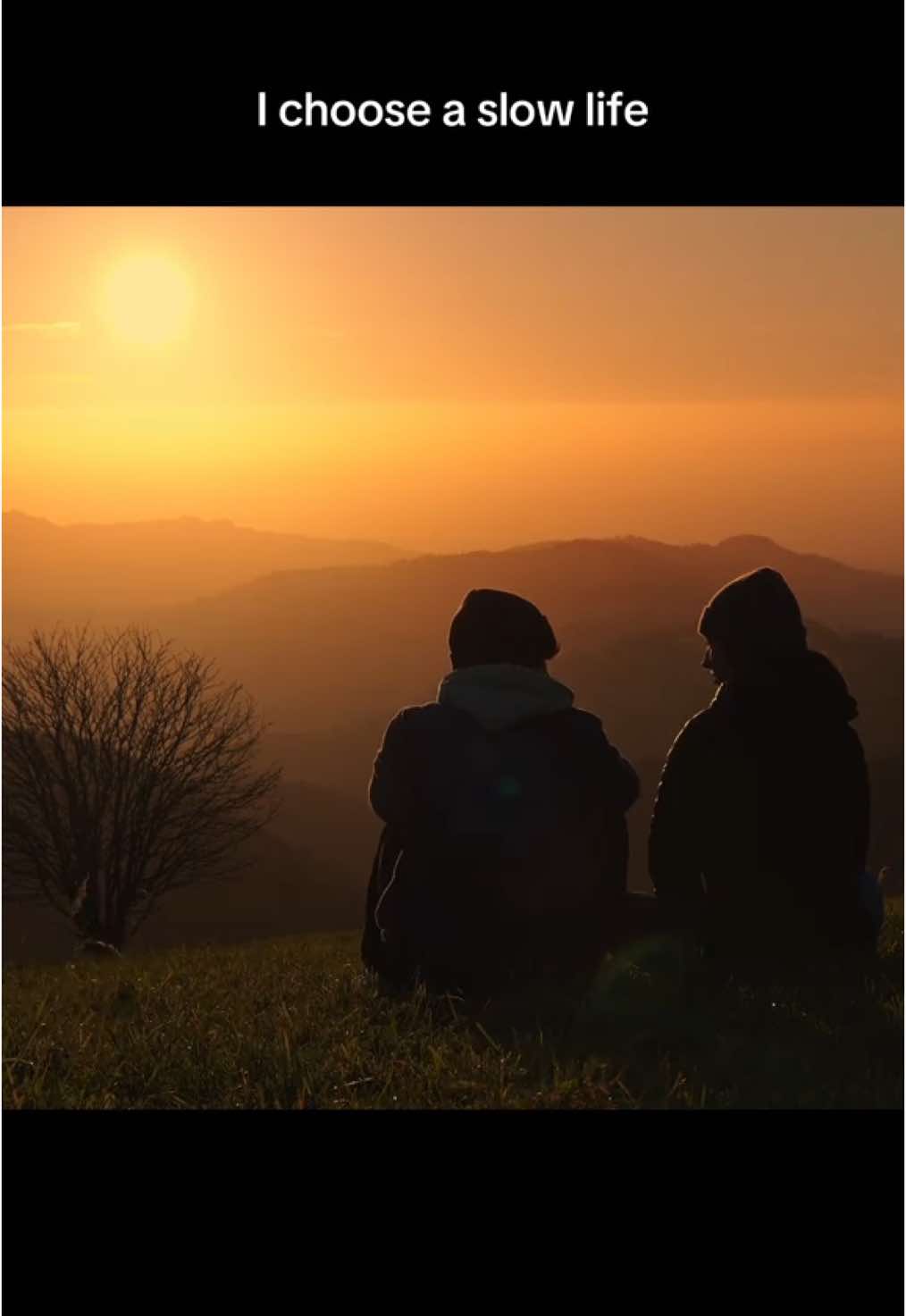 #travel #cinematic #enjoylife #retro #astetic #cinematicvideo #simplelife #naturegirl #countrysidelife #mamacitasrepost #vibes #berge #zelten #wandern #time