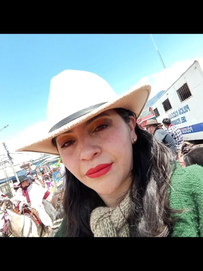 @jessicarojas763 Te deseo un feliz cumpleaños mi esposa amada que disfrutes tu día te amamos mucho.... Eres la luz que ilumina cada uno de nuestros días!!! #CapCut #cumpleaños #mama #feliz #35años #chagras_x_herencia🐂🍻🤠😍 #alegria 