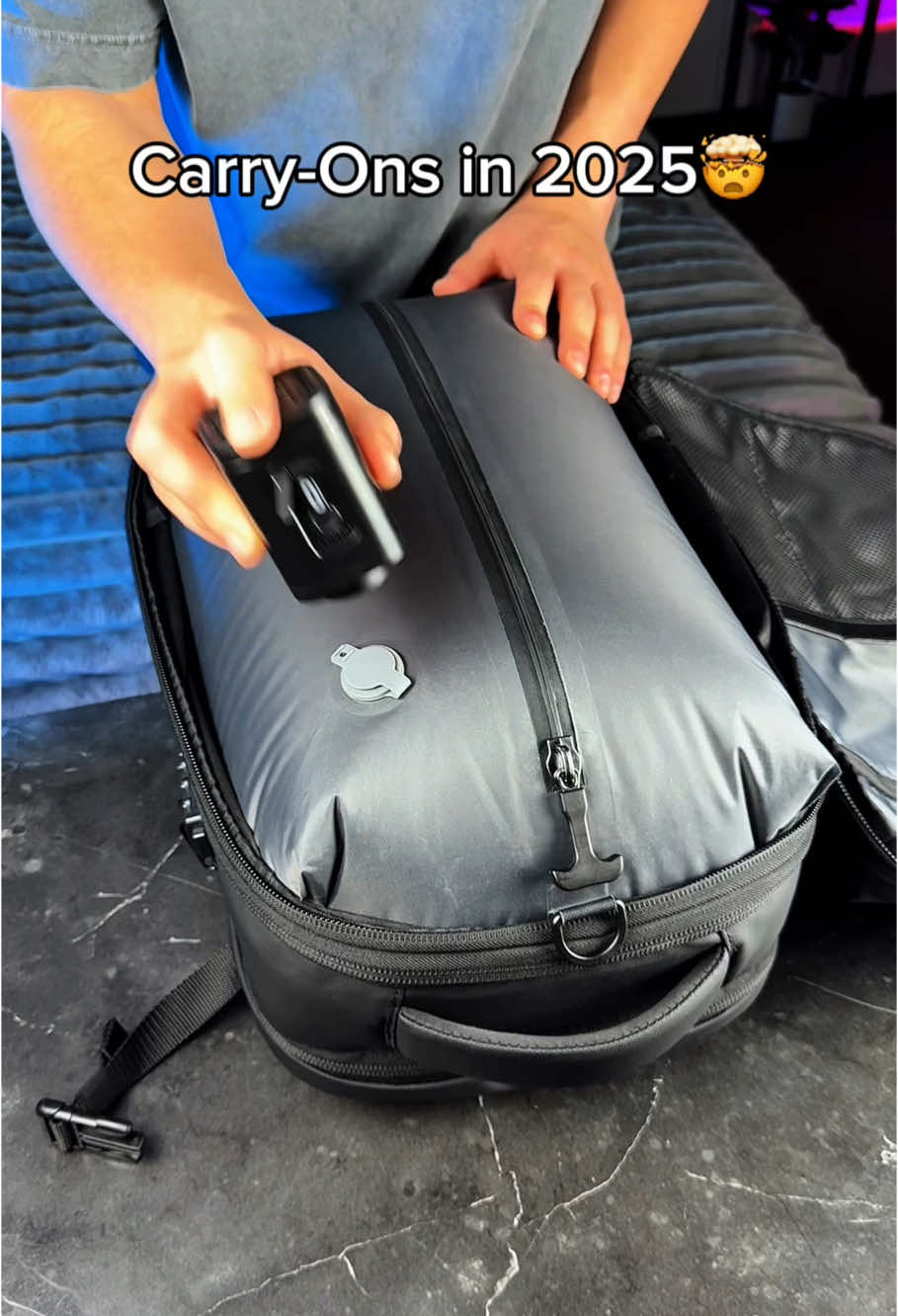 Checked bags🤢Carry-Ons🤩 #travel #packing #travelbag #travelhacks #unitedkingdom #london goodbye to bulky luggage, This travel backpack with a vacuum-sealed compartment is an absolute must for frequent flyers and travel lovers, Perfect for easy packing and keeping your essentials organised, it's the ultimate bag for all your travel hacks, No more worries about checking in bags— this is the clever way to pack