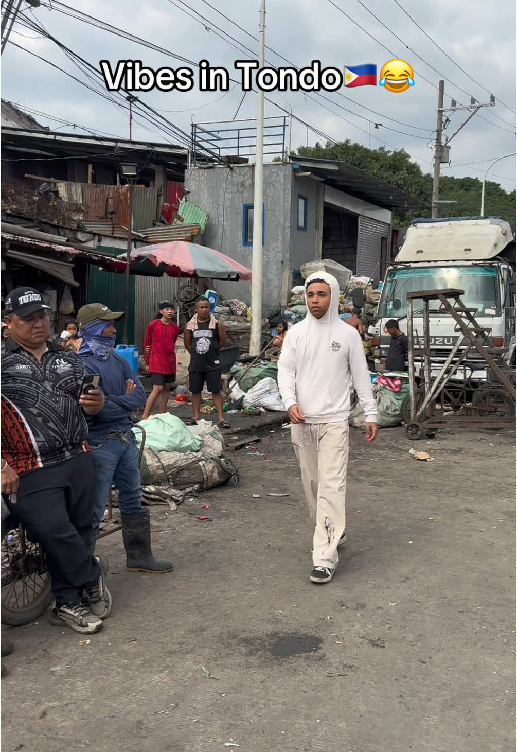 Every body told me to go to Tondo (biggest slum in the Philippines) ! NOW IM HERE! 😂🇵🇭