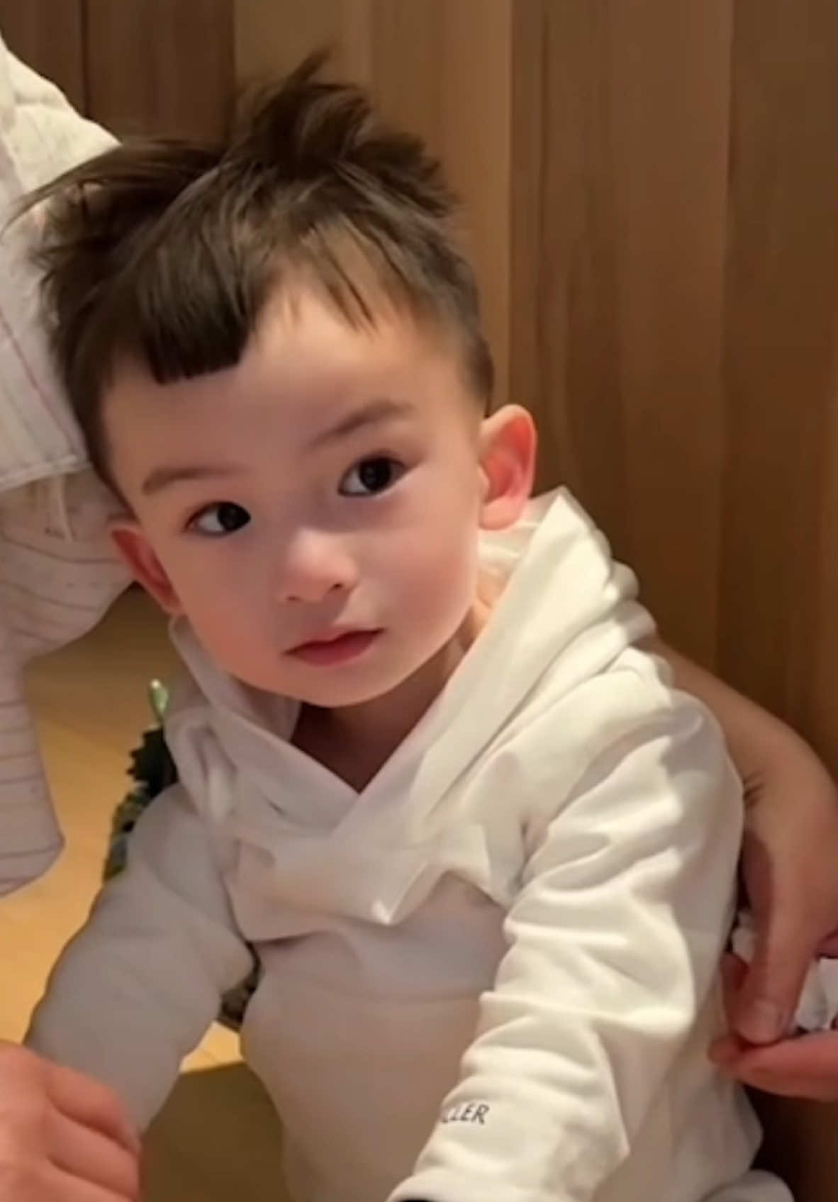 วันนี้ต้าวก้อนได้เจอพี่ปูอาลาสก้าตัวใหญ่มากกกกก จากร้านมุมอร่อยของน้าไอซ์ ตัวใหญ่จนต้าวก้อนกลัว 🤣🤣 #silas #babysilas #ไซลาส #duearisara #ดิวอริสรา #tiktokuni #fyp #trending 