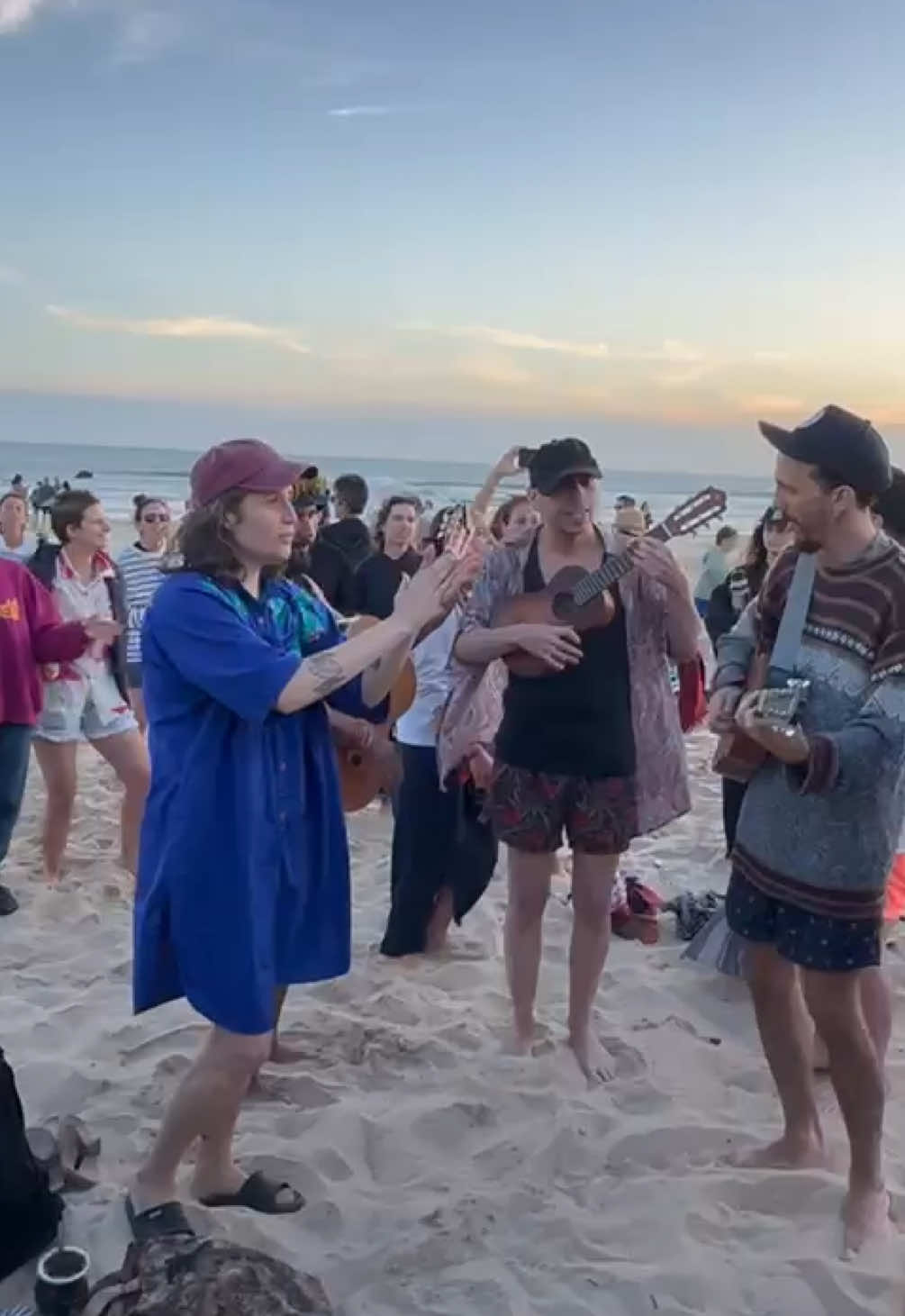 Jorge Drexler me manda como reciben el año en La Serena, Uruguay. 🙌🙌🙌