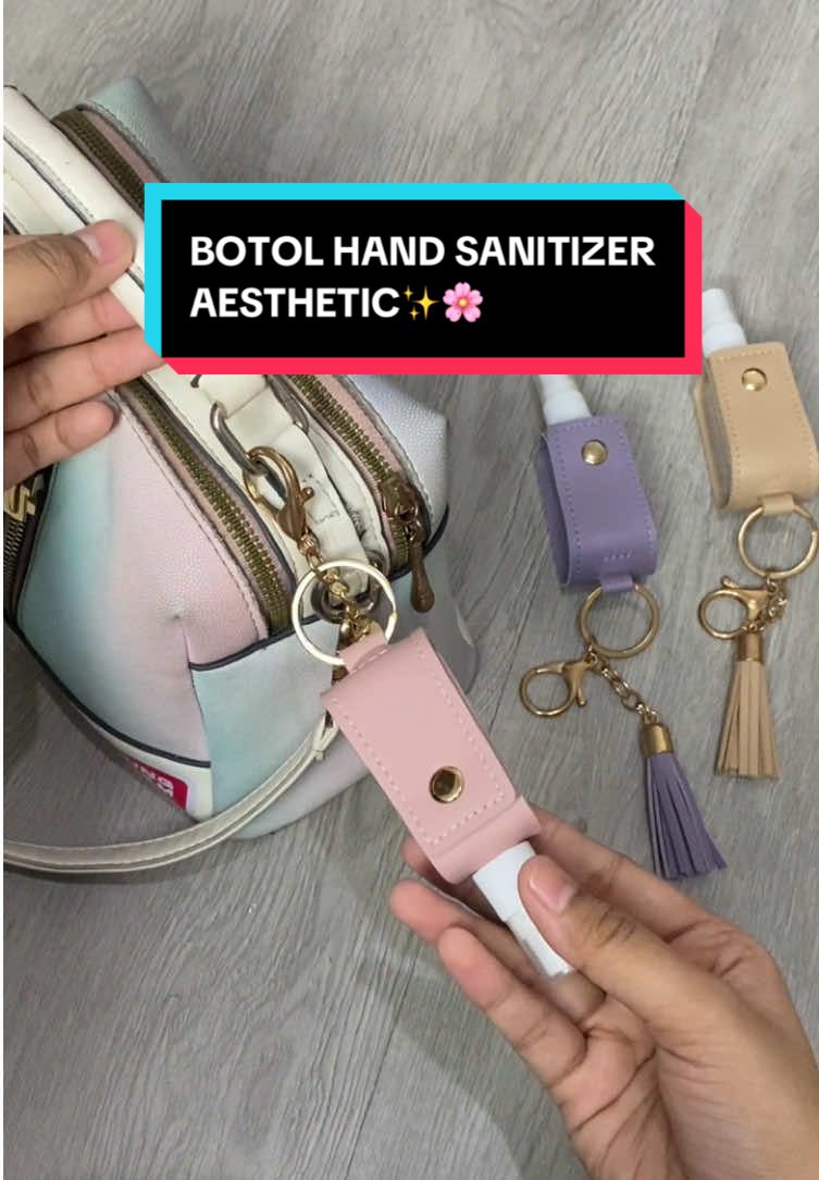 Aesthetic banget dan bisa gantung di tas✨ #botolhandsanitizer #botolhandsanitizerlucu #botolparfum #botolhandsanitizerspray #pao2store 