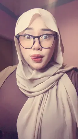 Gak cantik tpi dijamin baik kok aku 😛