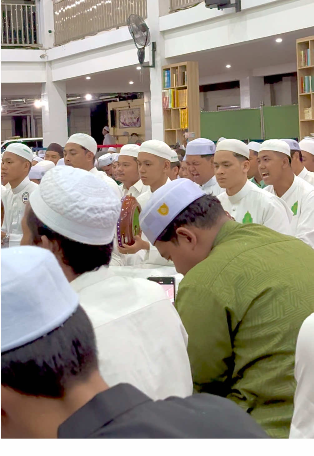 Khobbiri - Kubah Abah Haji #kubahguruzuhdi #syairsekumpul #khobiri #jamaahhaulgurusekumpul #menujuhaulabahgurusekumpul #maulidhabsyi #majelissholawat ##banjarmasin #berkatgurusekumpul #berkatgurukita #sekumpul #menujuhalal #ulamabanjar 