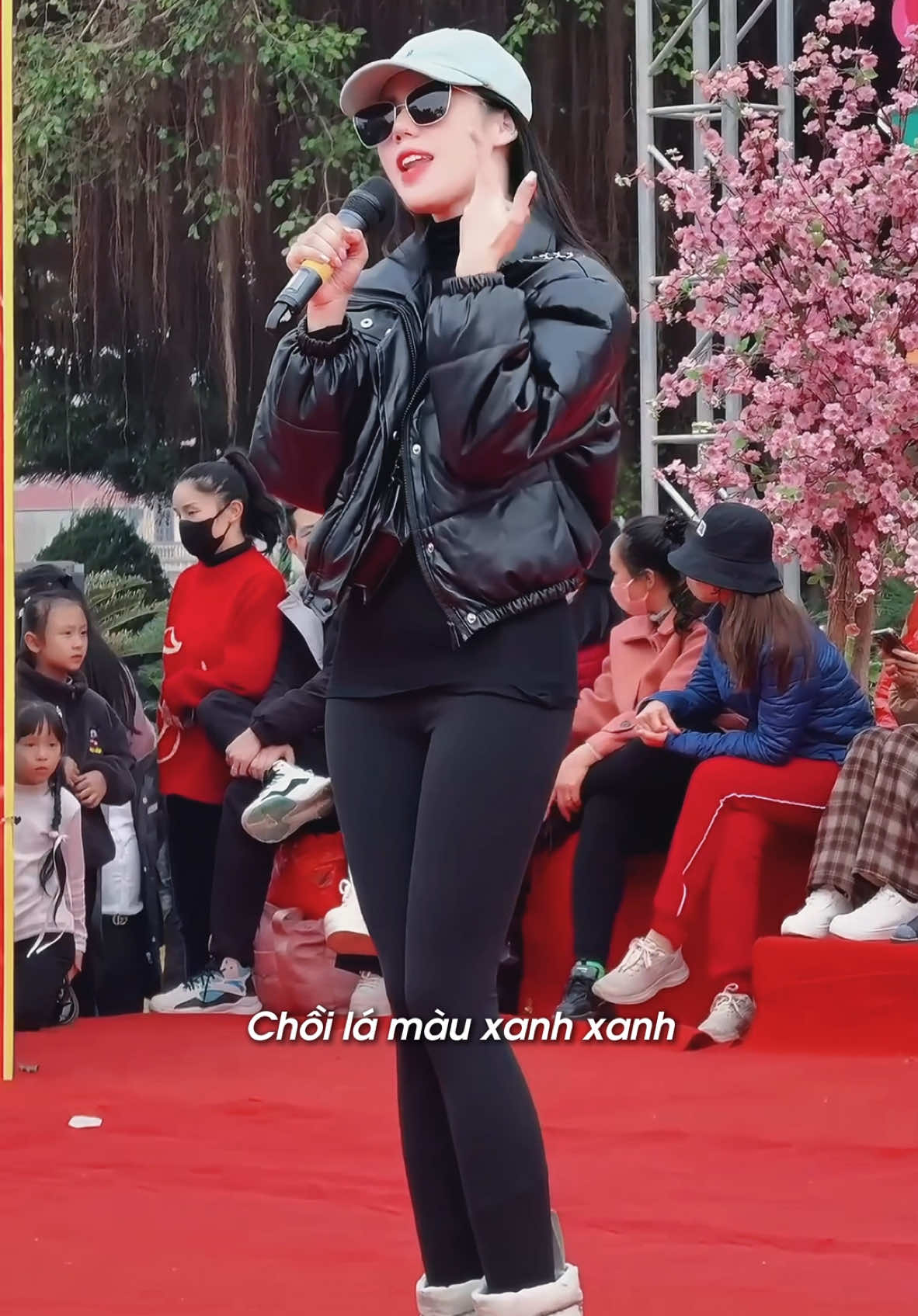 Một ngày trời Xuân trong xanh tại Lạng Sơn❤️🌸#huongly #tiktokgiaitri #behindthesong #phoxuan #hoaian #chidepdapgioresong #nhacxuan #nhactet #nhacxuan2025 #nhactet2025 #fyp #viral 