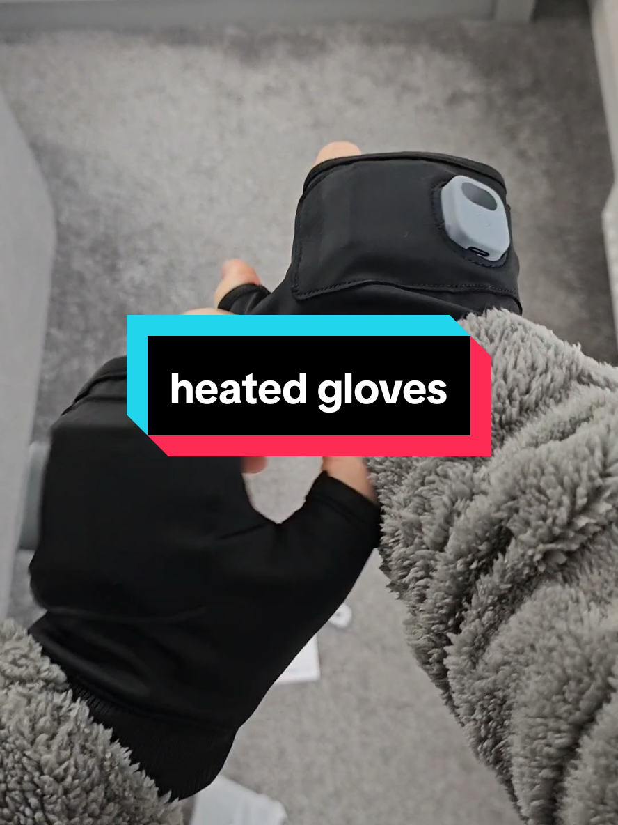 hand warmers - these heated gloves are perfect for working outdoors #tradesman #heatedgloves #handwarmer #handwarmers #tiktokmademebuyit #spotlight 