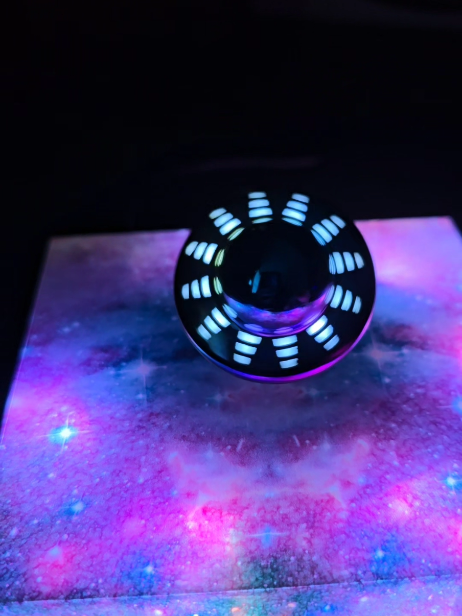 this floating ufo is one of the coolest things I've ever seen. #floatingufo #ufo #deskaccessories #dancingufo #floating #levitatingufolamp #ufolamp