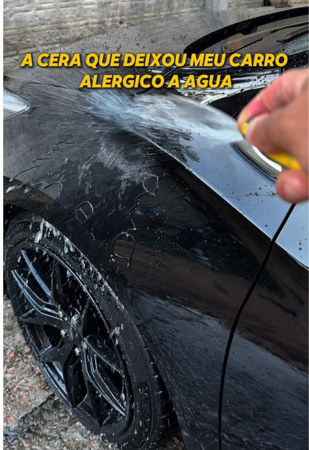 segredo revelado de como deixar e manter o carro preto estralando no brilho por mais tempo 🧙‍♂️🪄 Nenhum tipo de vitrificação de pintura ou aplicação de ceramic coating feito. Foi usado somente a cera da soft99 Antes da aplicação da cera, foi usado shampoo Pré Wash e shampoo neutro  #cruze #esteticaautomotiva #detalhamentoautomotivo #carros