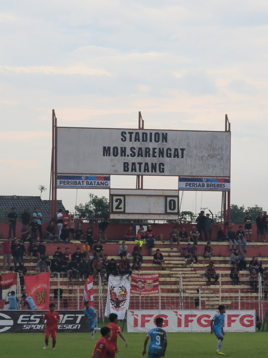 Batang full senyum, maine wes apik muga stadione yo diapiki maneh 🔥 #persibatbatang #robanreworewo #robanmania #brigataultrasroban #alasroban @pssijateng @persibatofficial 