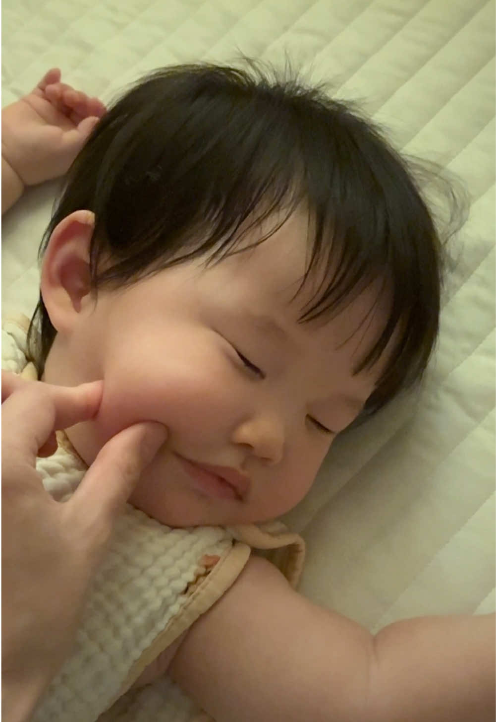 (소리필수) 12개월 아기의 귀여운 코골이 🥺🤍 #babytok #babytiktok #babyfever #fyp #momlife #motherhood #momtok #cutiepatootie #cutiepie #Vlog #snoring #틱톡순삭 #육아 #육아일상 #육아브이로그 #아기 #귀여운아기 