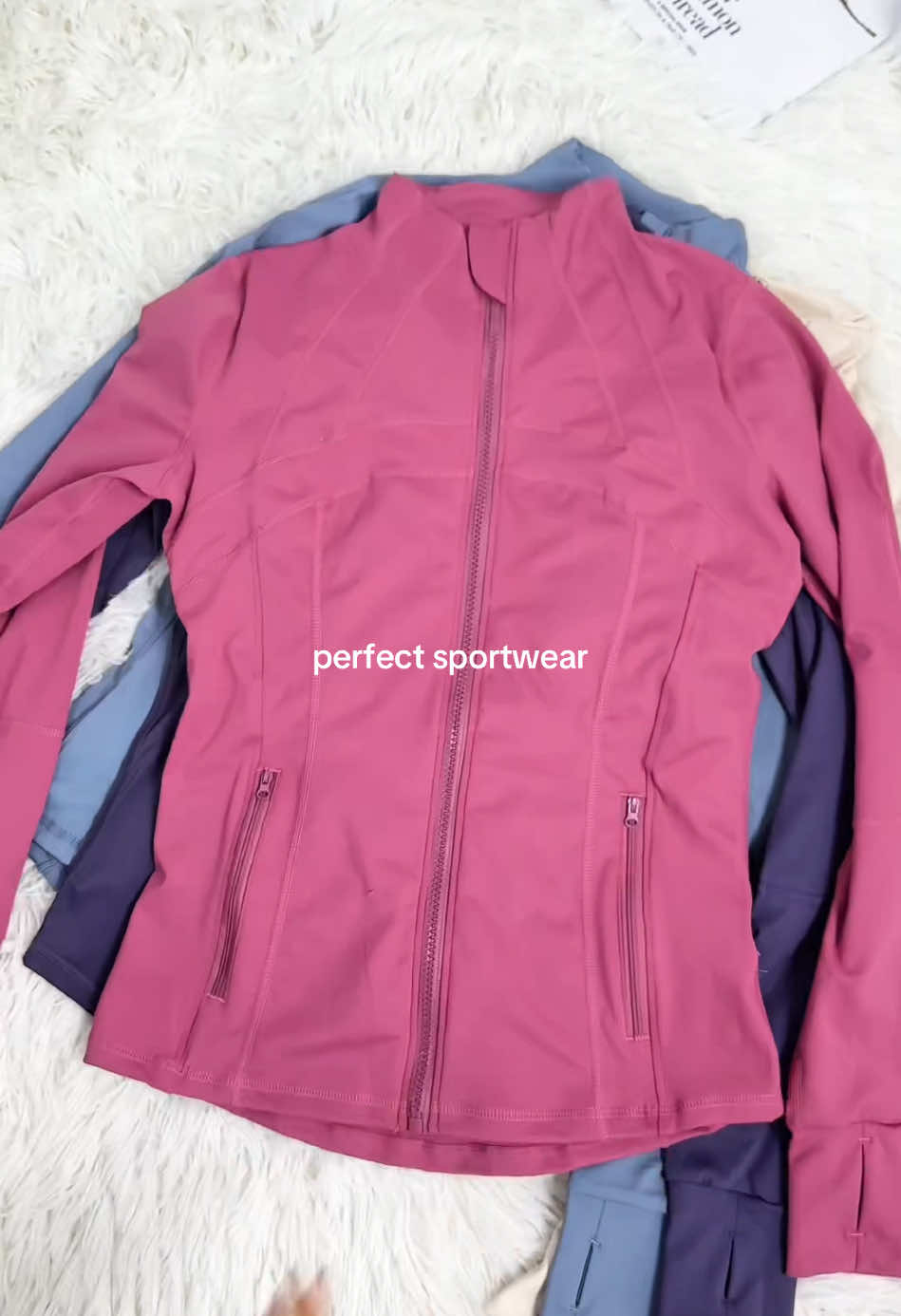 SO CUTE!!!#sportwear #sportgirl #yoga #yogagirl #shapeweargirl #cute #cozy #cozyathome #yogawear #spotlightfinds #vibes #TikTokShopLastChance #comfortable #soft #chill #jacket 