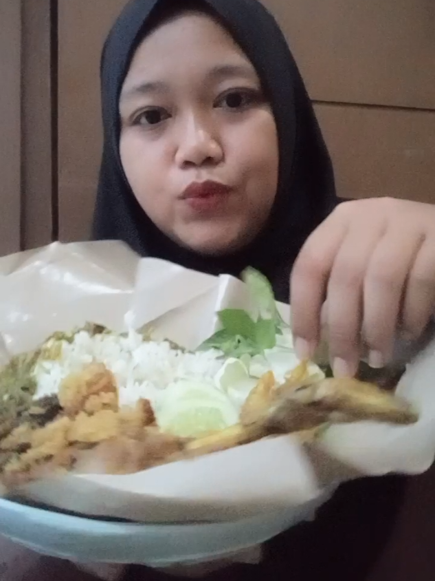 #ayamcabeijo #pecelayam #mukbang #makan #fyp #fypdongggggggg #ayamkremes #ayam #mukbangayam #sambelijo #cabeijo #sambalijo 