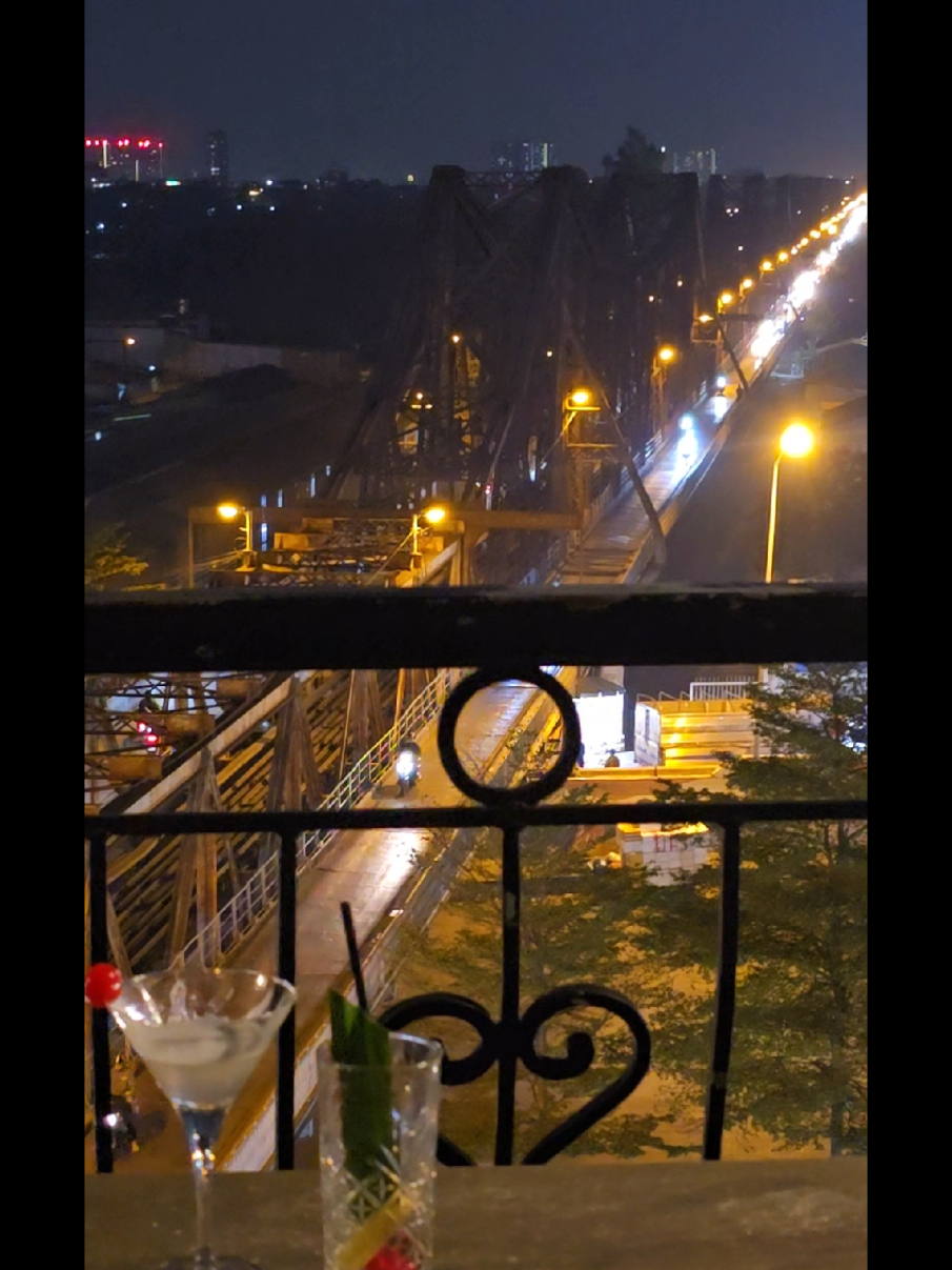 Cafe view chọn Cầu Long Biên #cafe #caulongbien  #hanoi #chilcungforest 