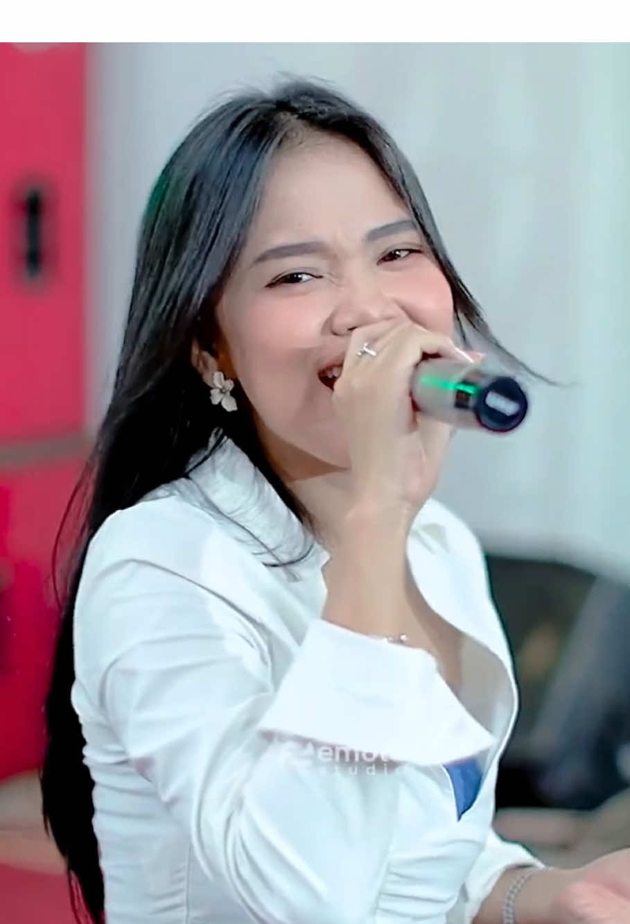 Anggun sekali 🙈 @FebiPess  #storyorkesofficial  #febypessek #fyp #pesekgenk  #menyulamkainyangrapuh  #fyppagee #orkesjepara #orkespati #storyorkespati #orkeskudus #dangdut #fyi #vidioviral #emotostudio 