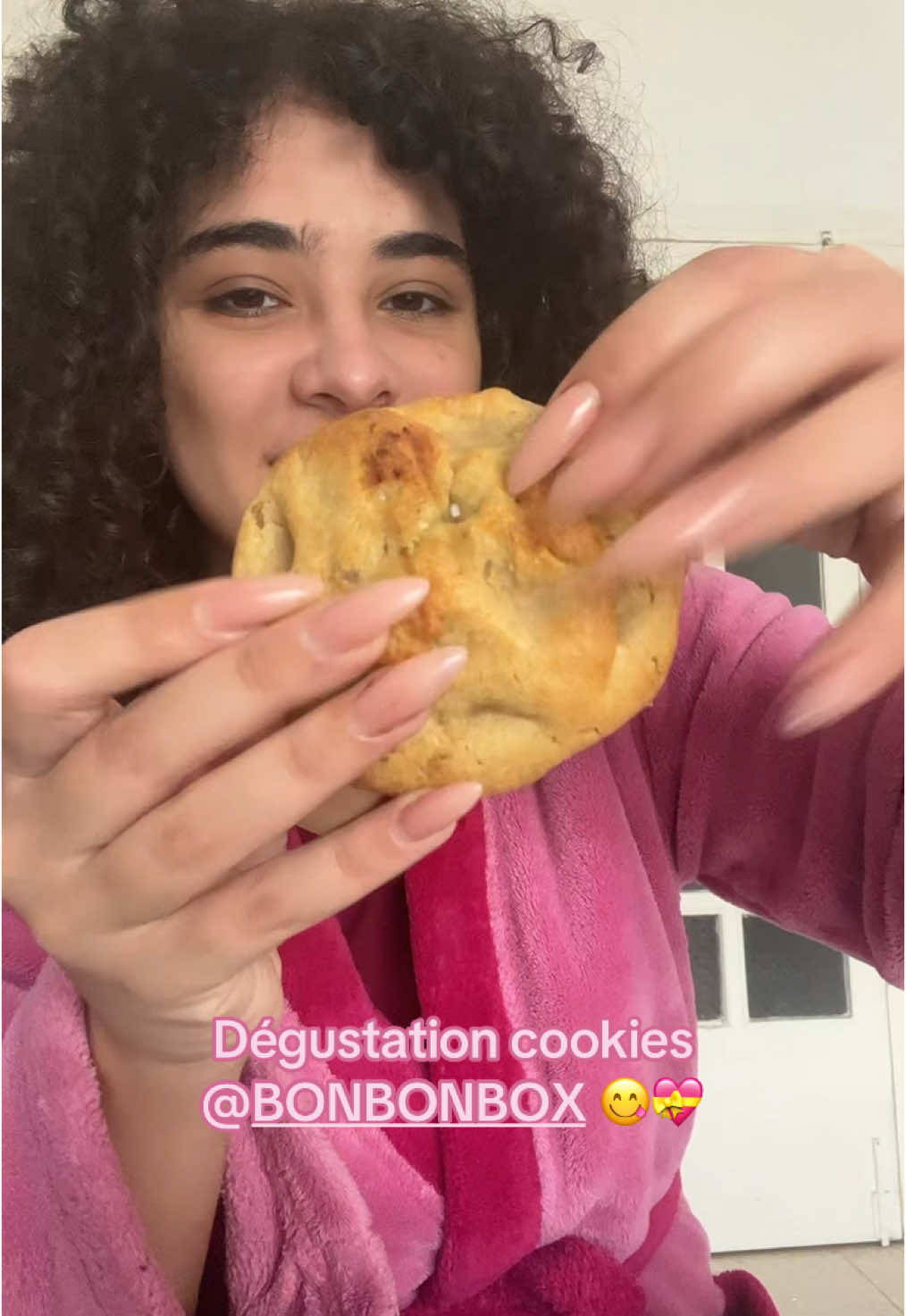 From @BONBONBOX 😋😋😋😋 #review #foodreview #cookies #tunisia🇹🇳 #tunis #food #degustation #fyp #reviewfood #SmallBusiness #تونس🇹🇳 #delicious #FoodLover 