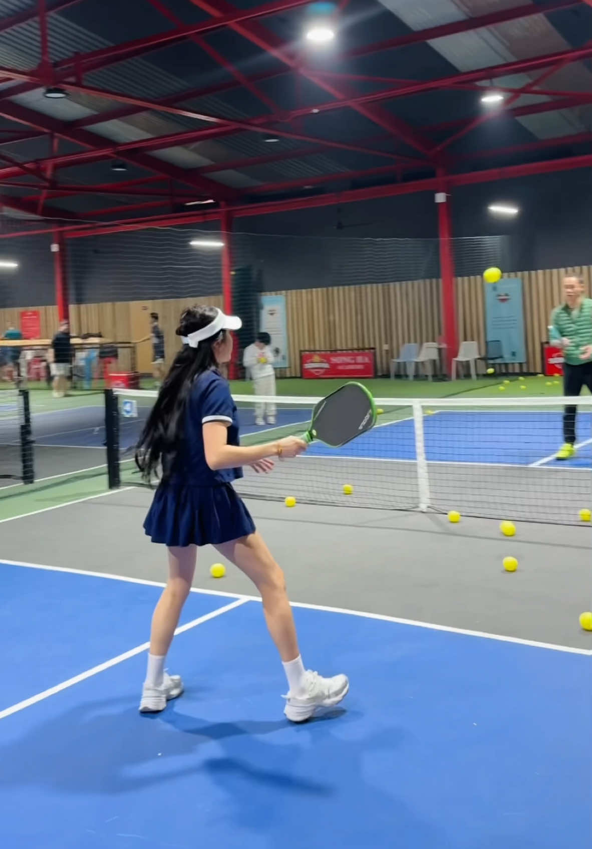 Dự báo một năm tam tai của pickleball vừa mới sang năm mới đã thấy phốt banh trà xanh với cây vợt pickleball.  Đây là môn thể thao để rèn luyện sức khoẻ, chứ không phải để vợt chồng đâu mấy pé nhé. #Cúnbông  #vũhồngphúc  #ngnamthang  #fyp  #pickleball 