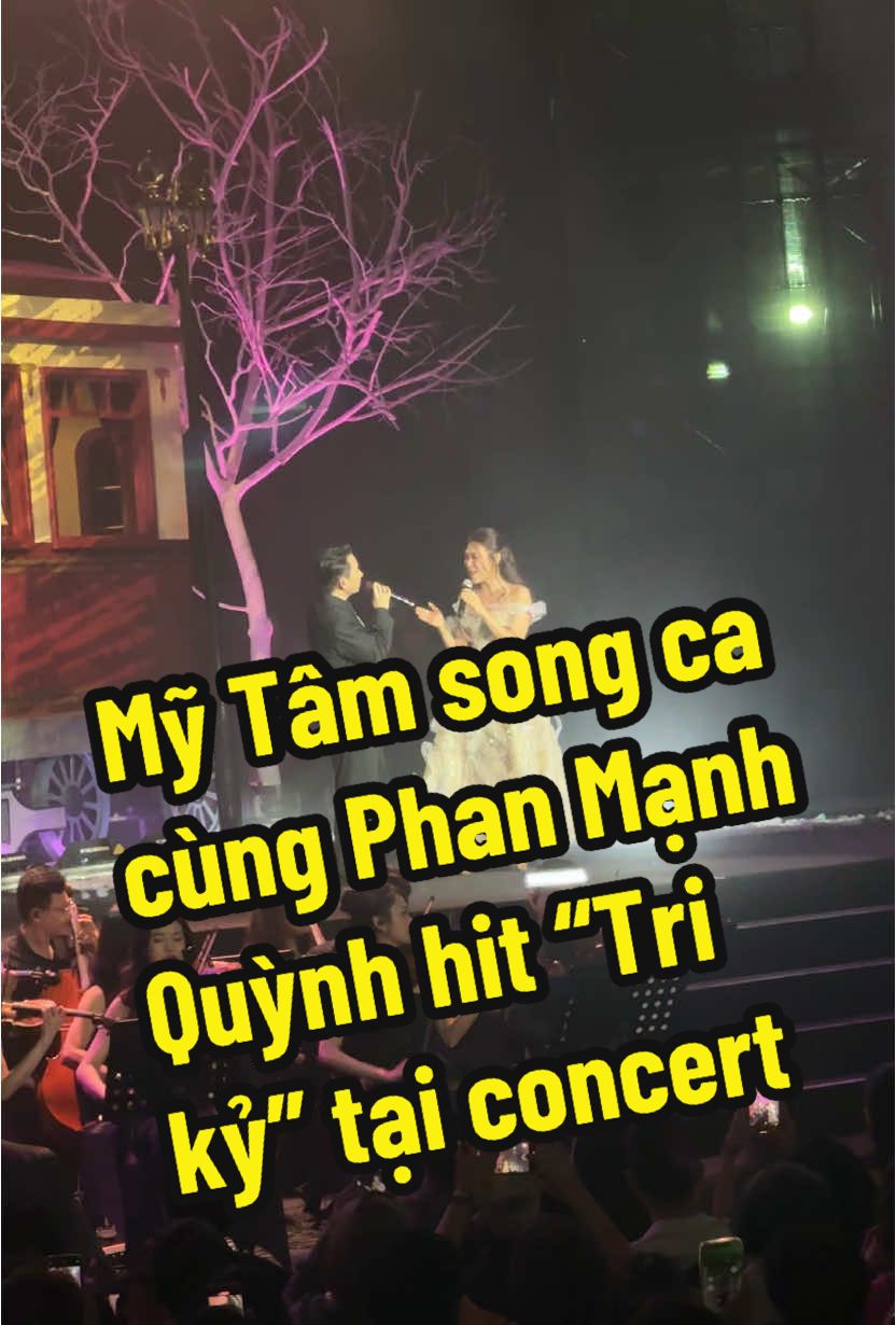 Mỹ Tâm song ca cùng Phan Mạnh Quỳnh hit “Tri kỷ” tại concert. #phanmanhquynh #mytam #trkyphanmanhquynh #8saigon 