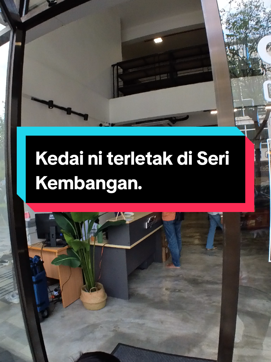 Kedai ni terletak di Seri Kembangan. Baru pindah ke lokasi baru katanya. #kedaicamping #kedaicampingselangor #campinglife #campinggear #campingtools #campingshop 