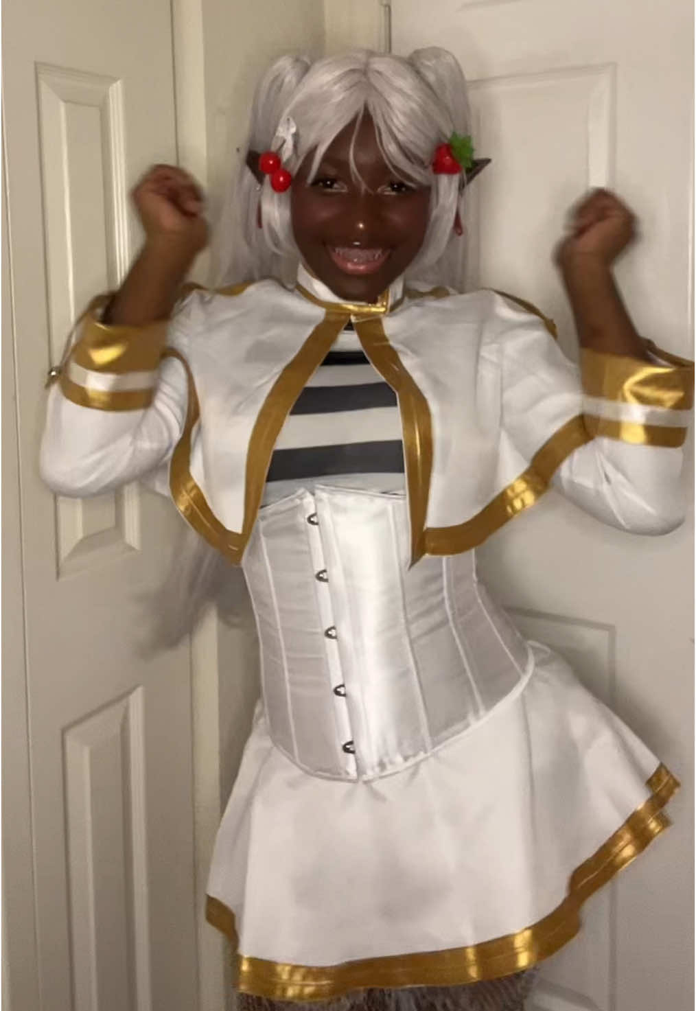 I will be doing this dance a million more times #fyp #insta #girlycrafts #anime #anime #gaming #cosplay #discord #blackcosplayers #nerd #roblox #roblox #blackcontentcreator #makeup #mua #kpop #cosplayer #creatorsearchinsights #frierencosplay #frierenanime #frieren 